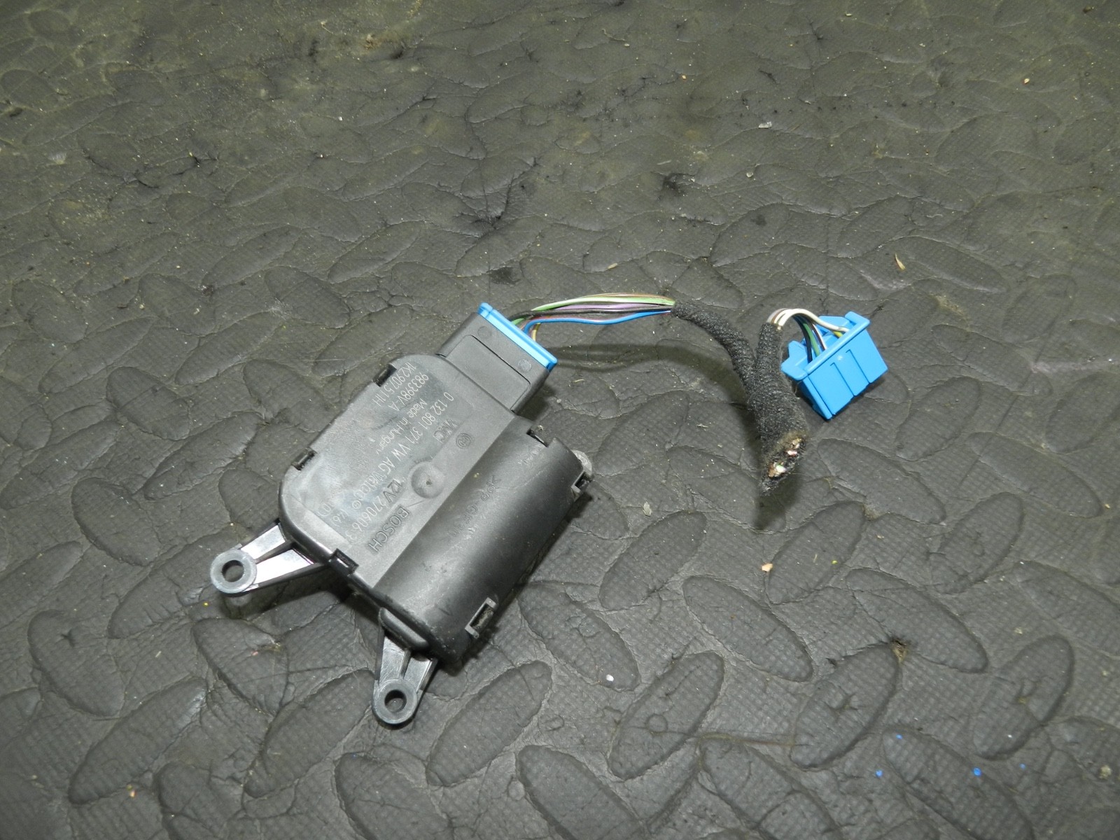 179. 2006 VOLKSWAGEN TOURAN. HEATER CONTROL FLAP ACTUATOR - Image 3