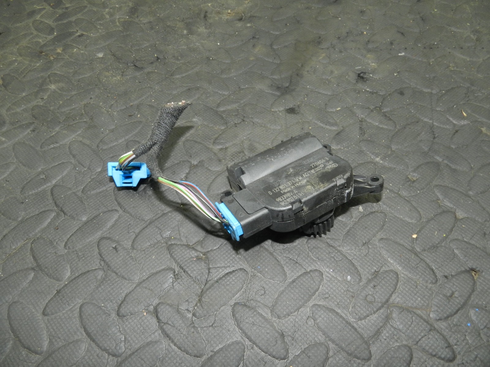 179. 2006 VOLKSWAGEN TOURAN. HEATER CONTROL FLAP ACTUATOR - Image 4