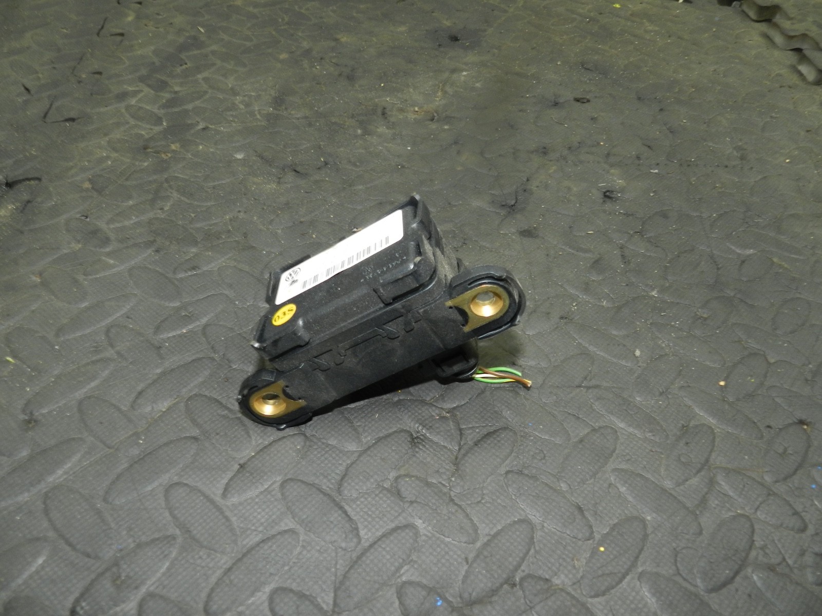 179. 2006 VOLKSWAGEN TOURAN. 7H0907655A YAW RATE SENSOR - Image 3