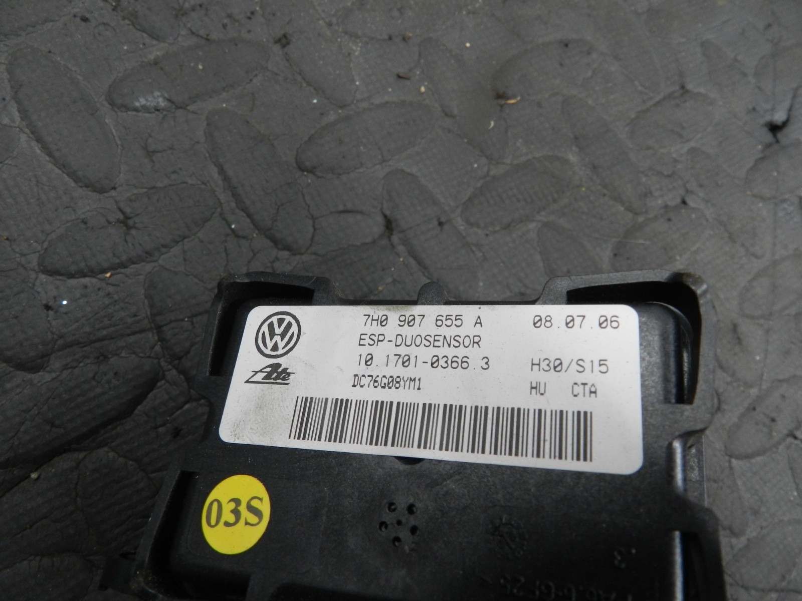 179. 2006 VOLKSWAGEN TOURAN. 7H0907655A YAW RATE SENSOR - Image 4