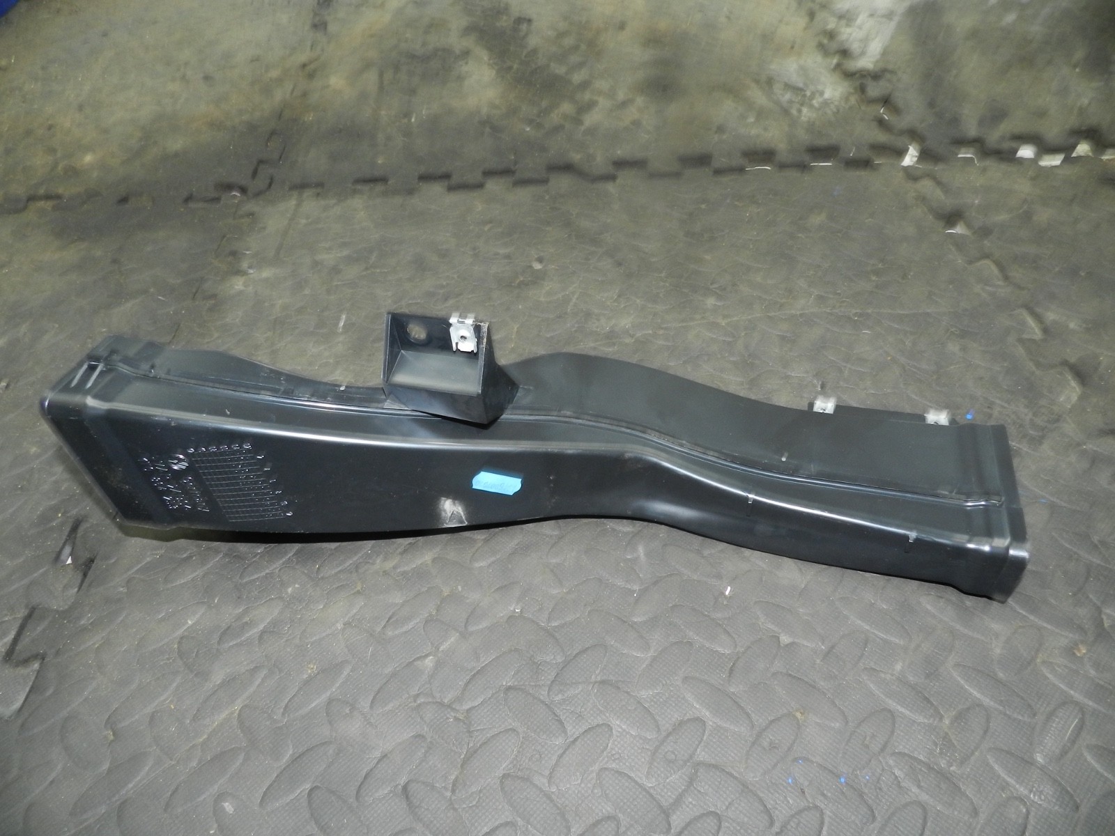 179. 2006 VOLKSWAGEN TOURAN. CENTRE CONSOLE AIR DUCT HEATER - Image 2