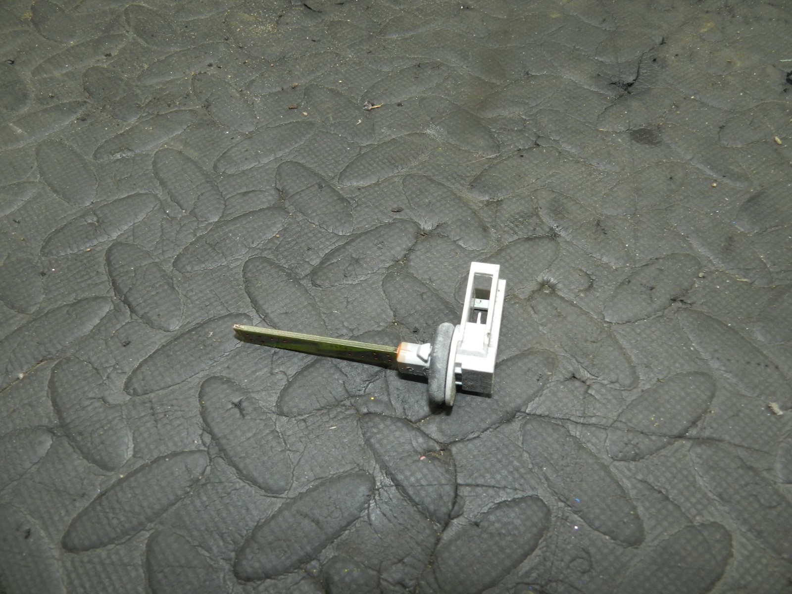 179. 2006 VOLKSWAGEN TOURAN. INTERIOR TEMPERATURE SENSOR