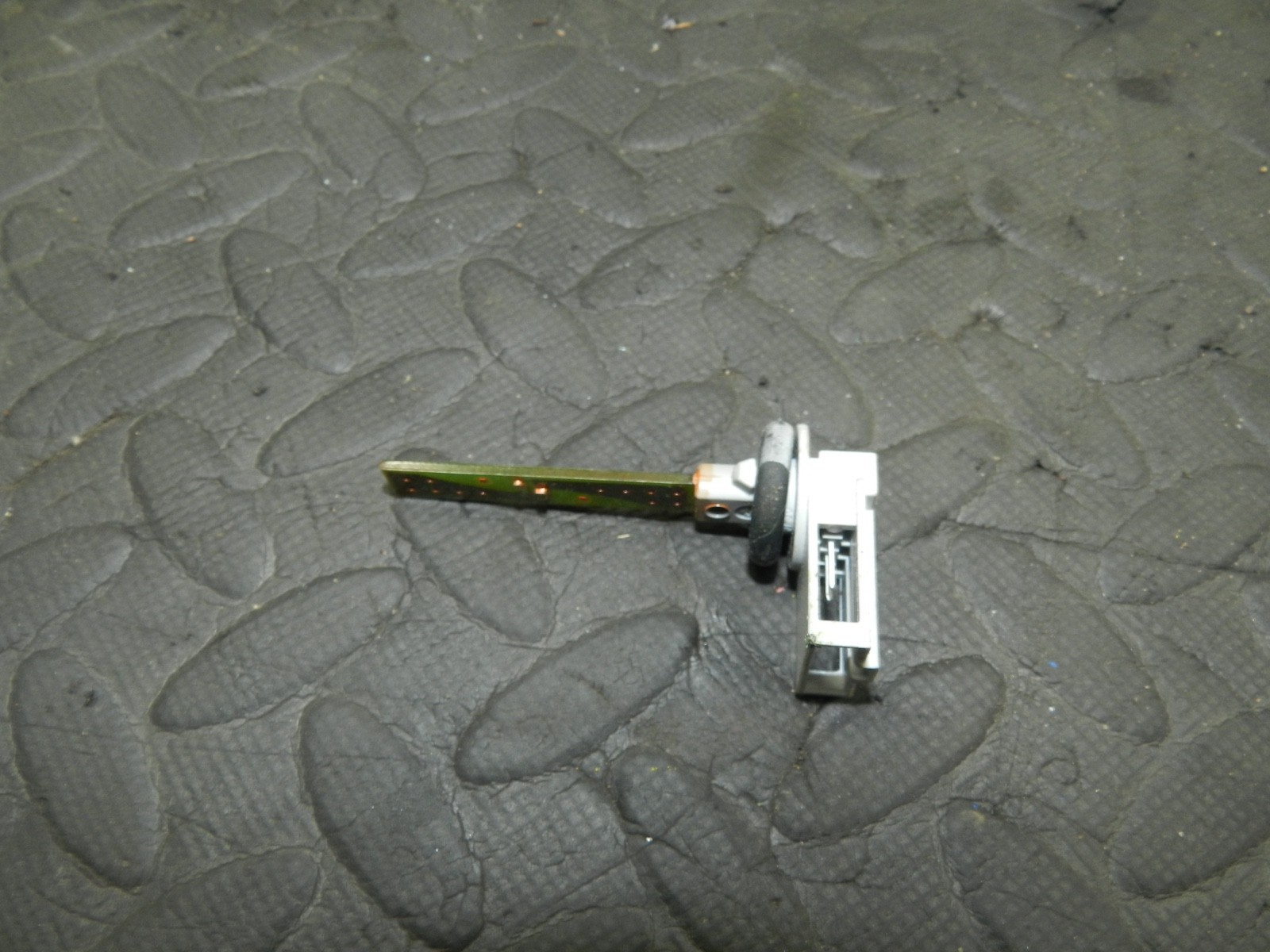 179. 2006 VOLKSWAGEN TOURAN. INTERIOR TEMPERATURE SENSOR - Image 2