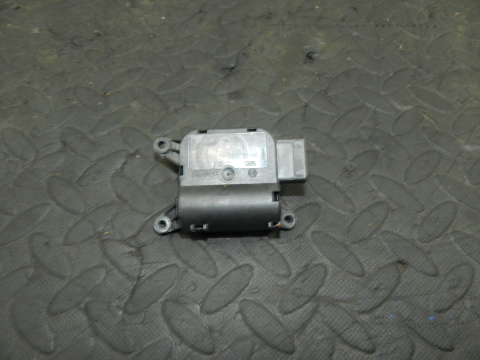 179. 2006 VOLKSWAGEN TOURAN. HEATER CONTROL FLAP ACTUATOR - Image 2