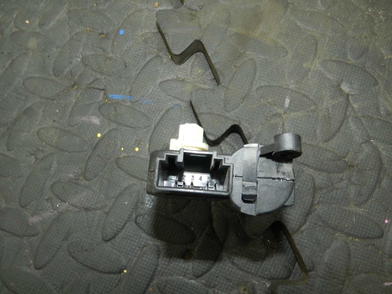 179. 2006 VOLKSWAGEN TOURAN. HEATER CONTROL FLAP ACTUATOR - Image 4