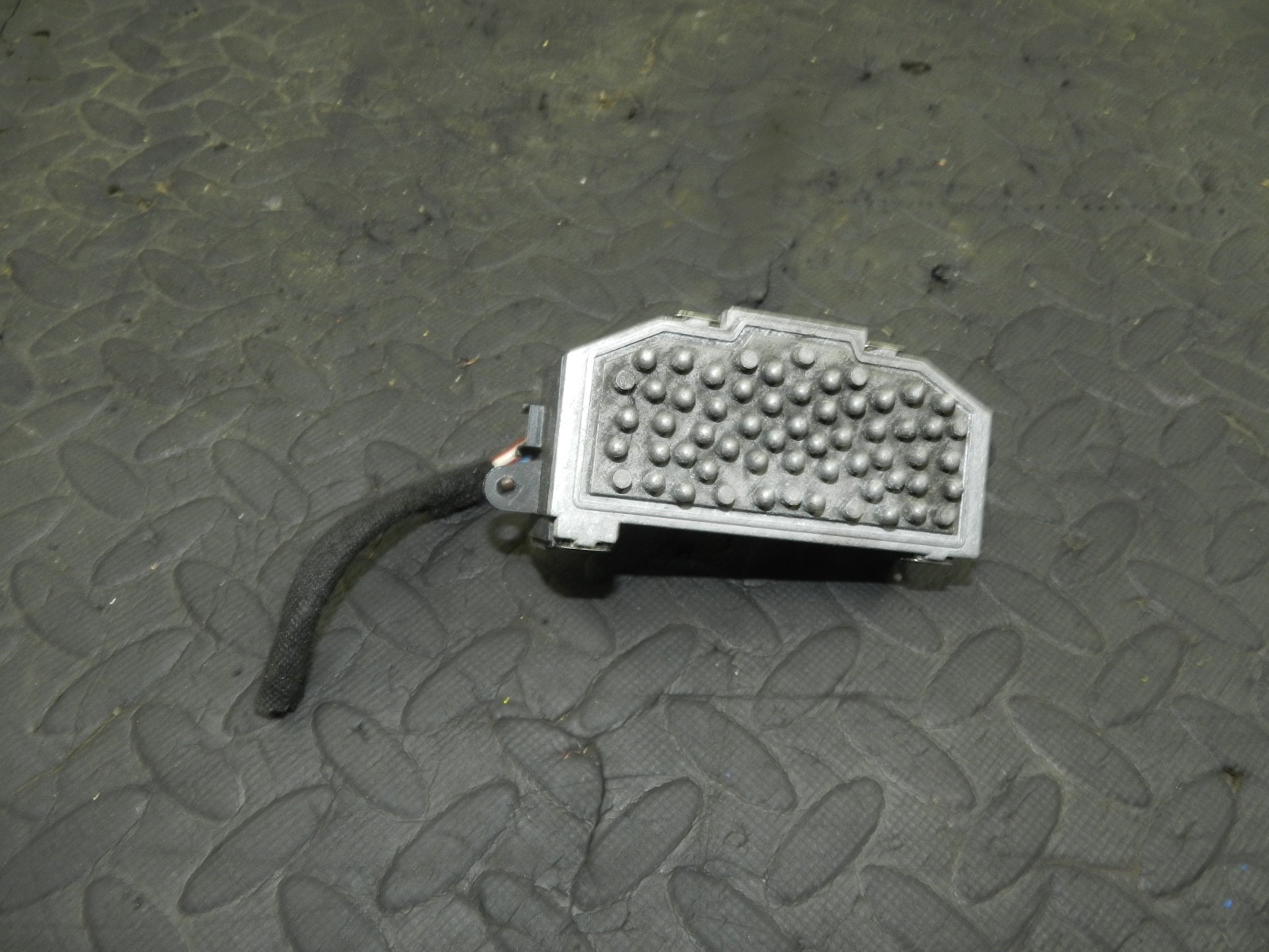 179. 2006 VOLKSWAGEN TOURAN. HEATER BLOWER RESISTOR