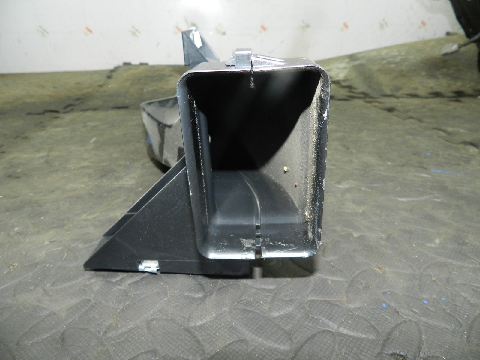 179. 2006 VOLKSWAGEN TOURAN. CENTRE CONSOLE AIR DUCT HEATER - Image 5
