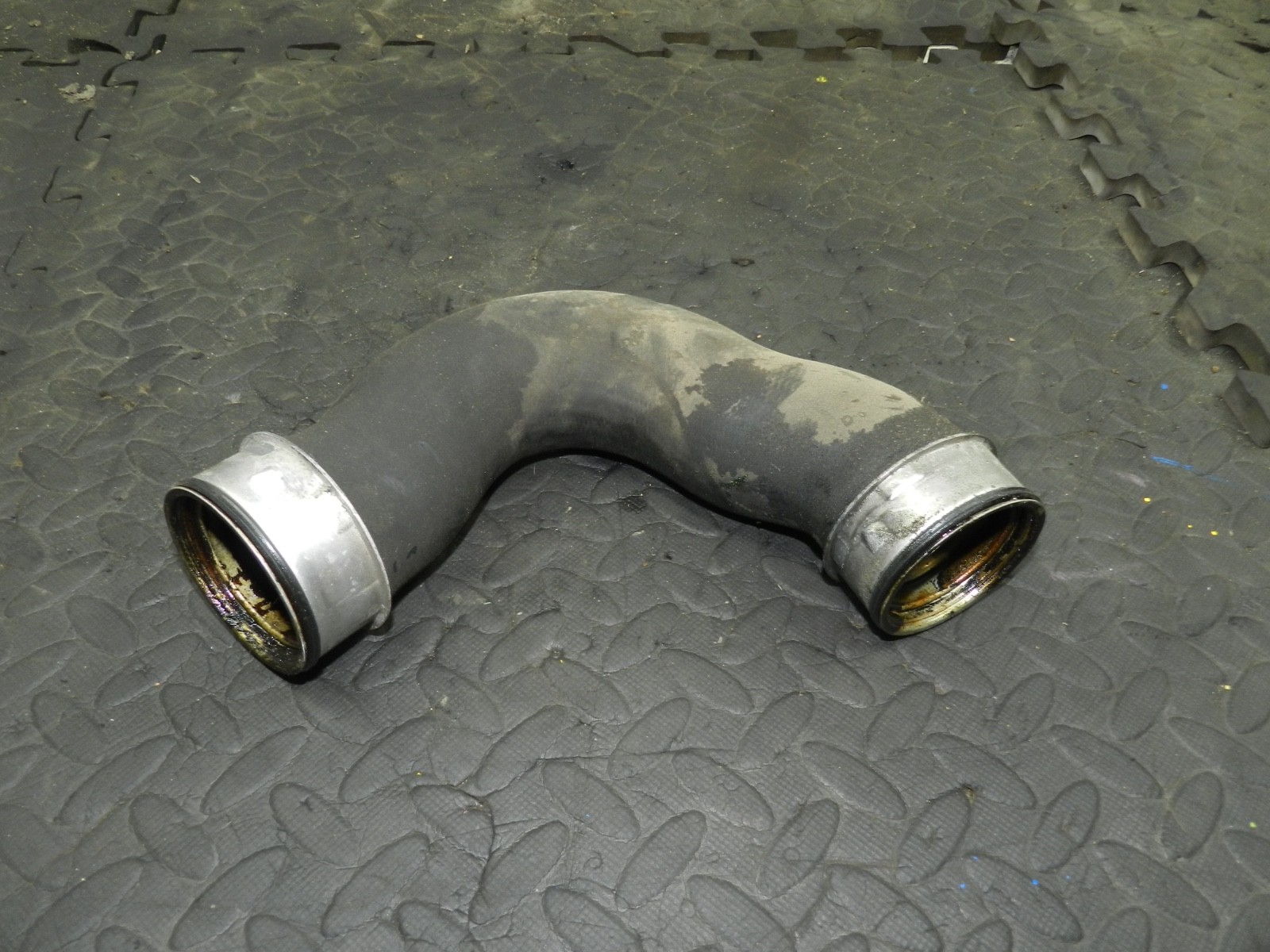 179. 2006 VOLKSWAGEN TOURAN. AIR BOOST INTERCOOLER PIPE - Image 2