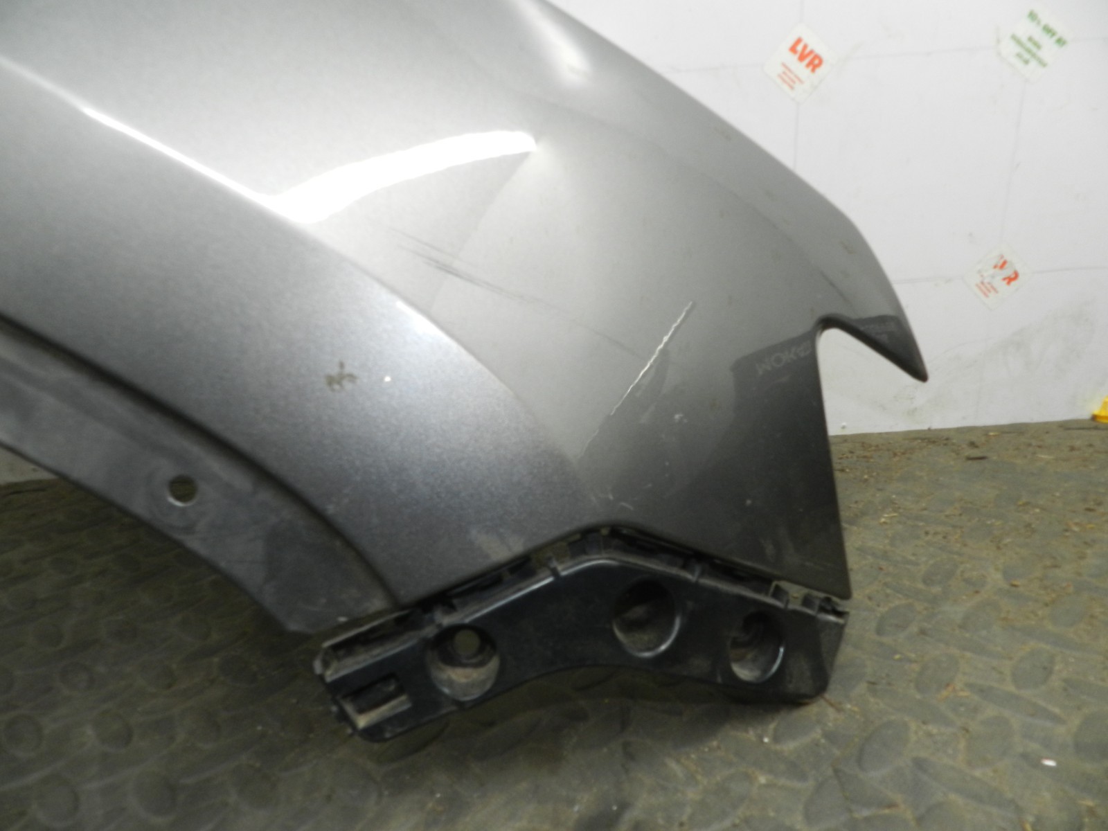 172. 2011 JEEP GRAND CHEROKEE MK4 WK2. DRIVER SIDE WING IN GREY SCRATCHED - Image 4