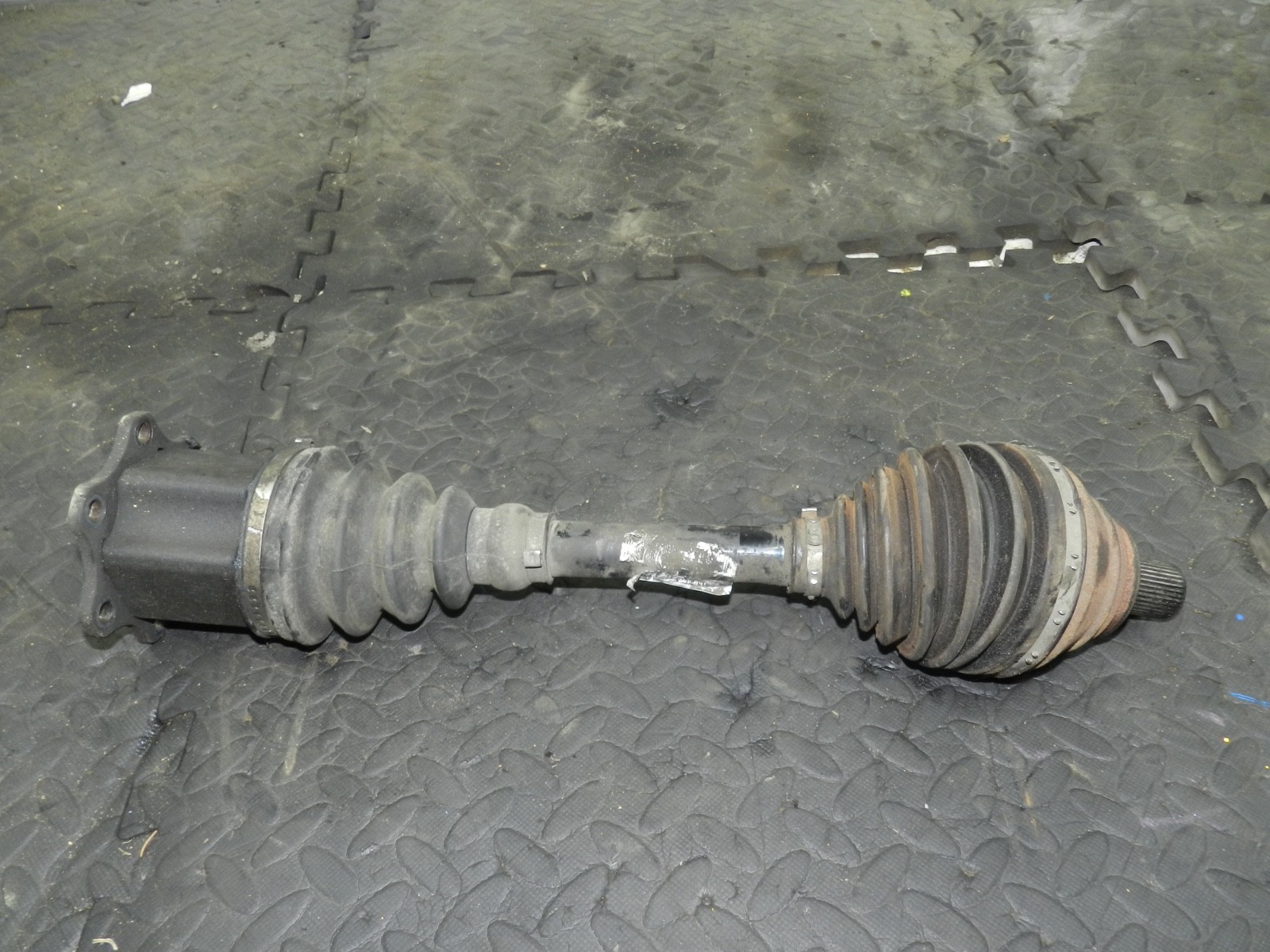 179. 2006 VOLKSWAGEN TOURAN. AUTOMATIC DRIVE SHAFT - Image 2