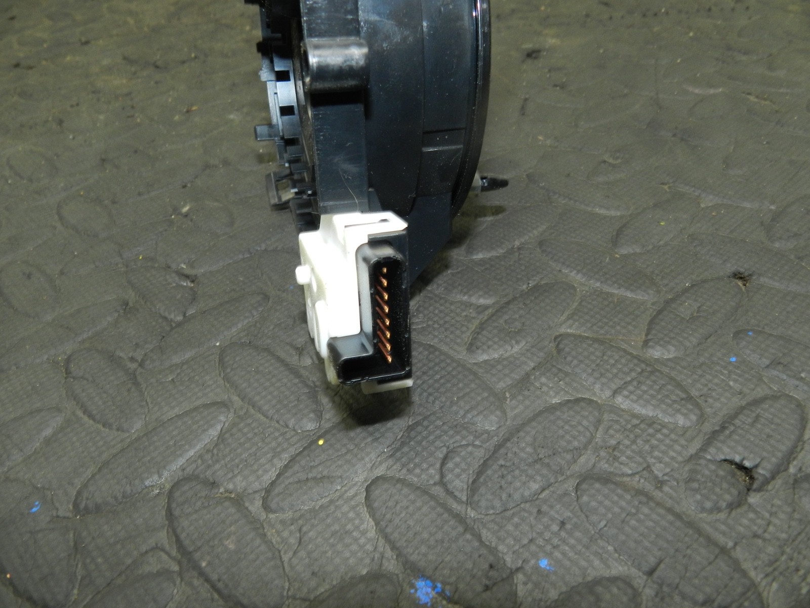 179. 2006 VOLKSWAGEN TOURAN. AIR BAG QUIB CLOCK RING - Image 4