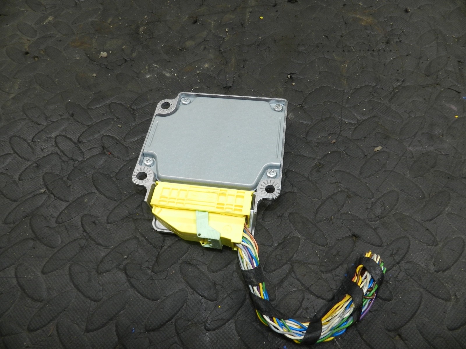 179. 2006 VOLKSWAGEN TOURAN. AIR BAG ECU 1T0909605C - Image 3