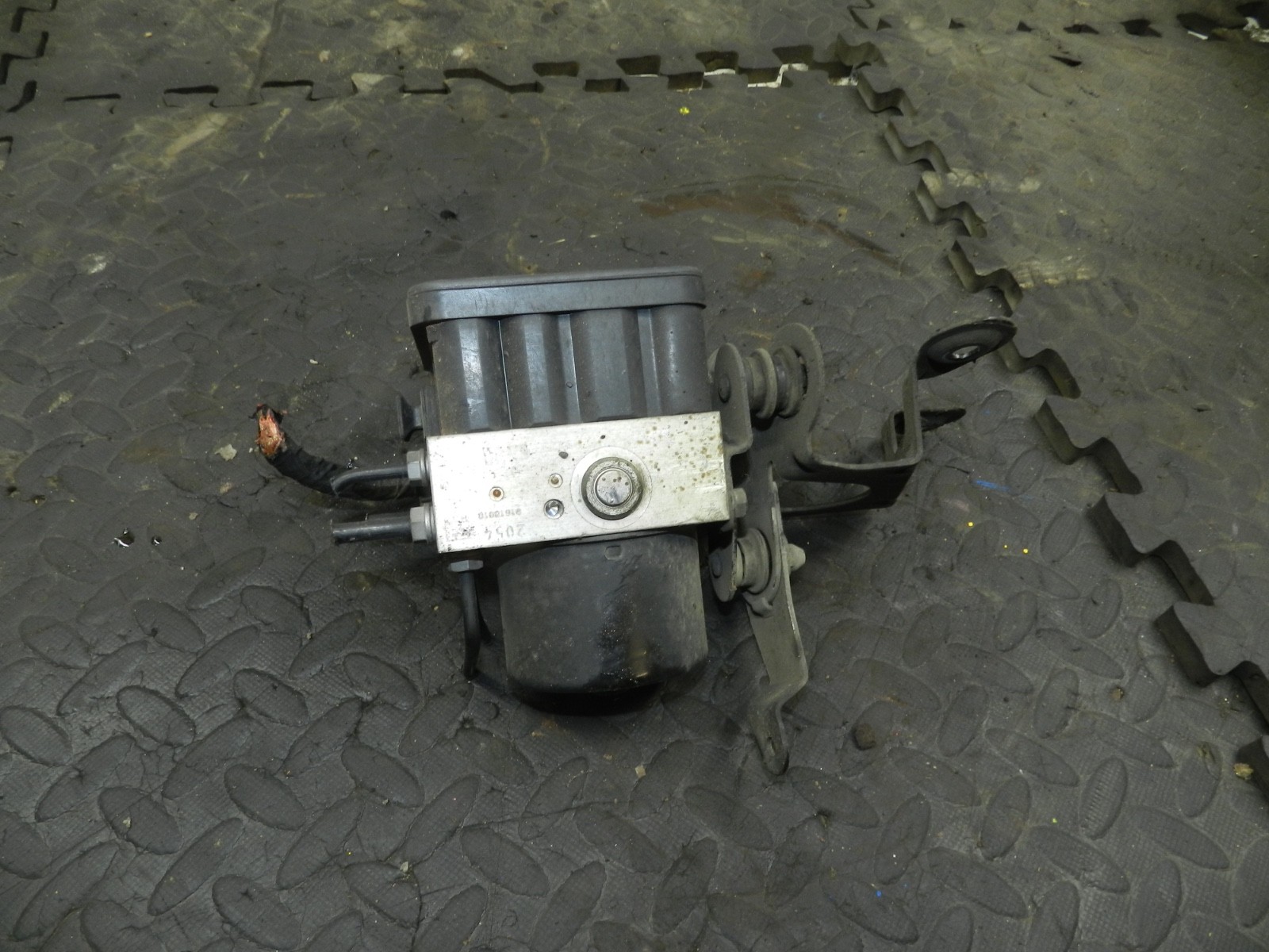 179. 2006 VOLKSWAGEN TOURAN. ABS PUMP MODULE - Image 2