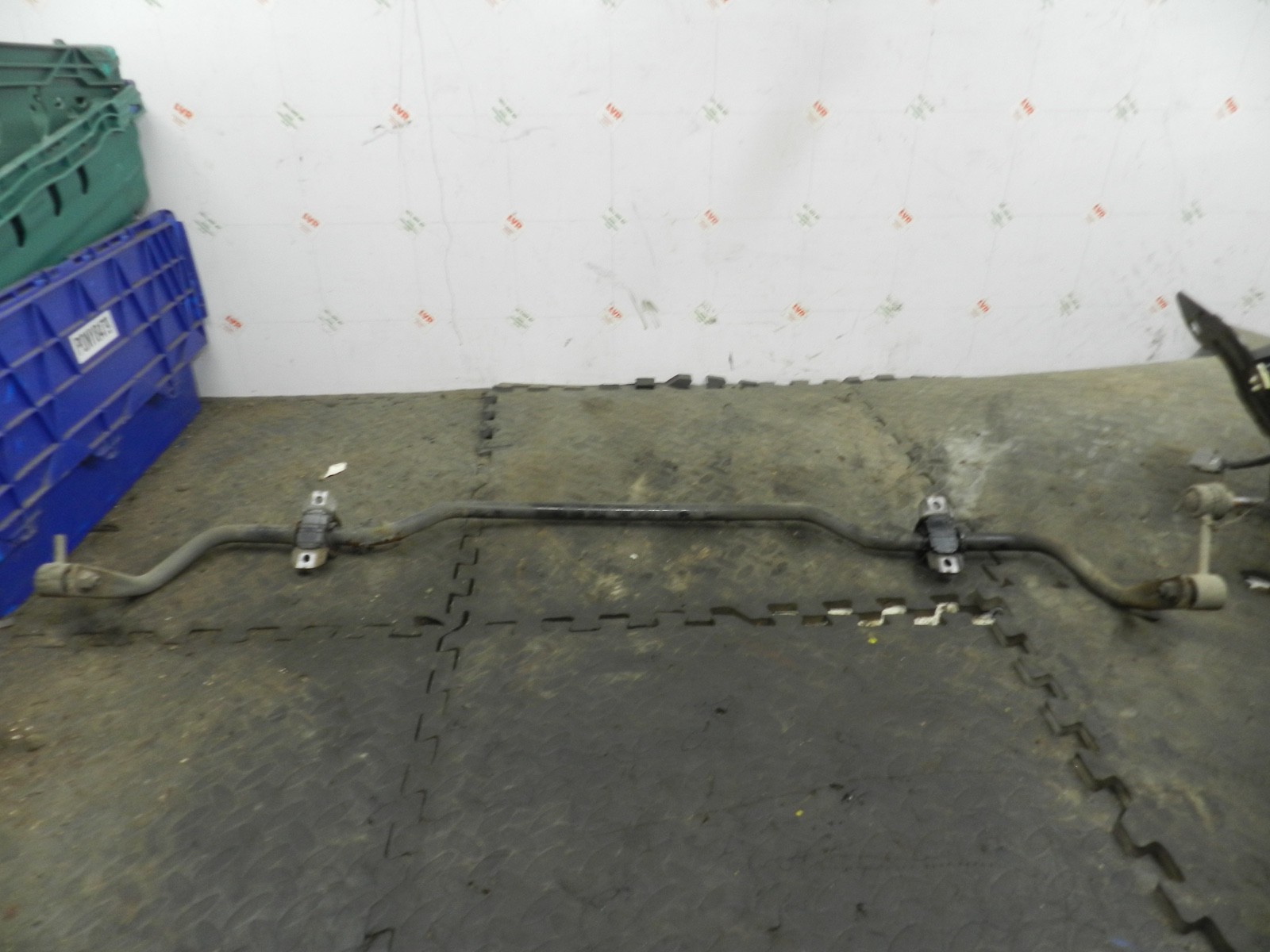 179. 2006 VOLKSWAGEN TOURAN. REAR ANTI ROLL BAR SWAY