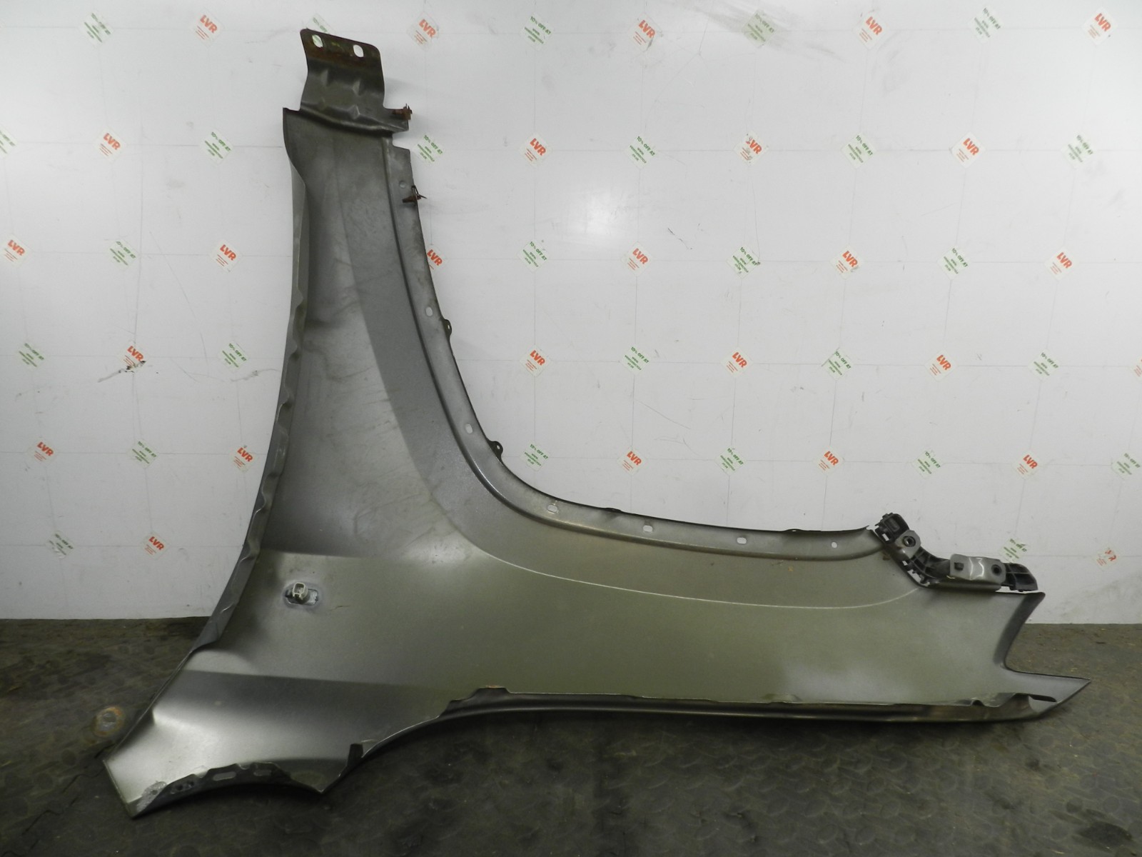 172. 2011 JEEP GRAND CHEROKEE MK4 WK2. DRIVER SIDE WING IN GREY SCRATCHED - Image 6