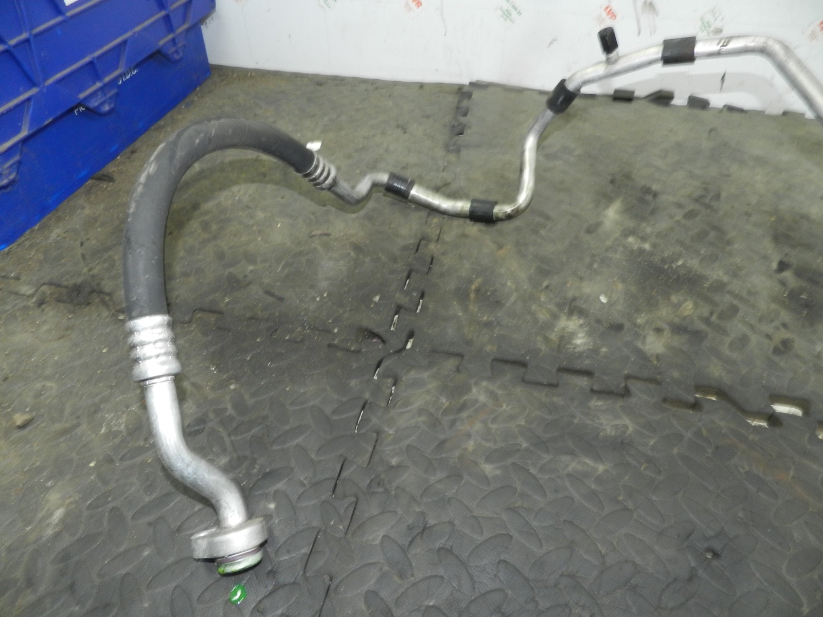179. 2006 VOLKSWAGEN TOURAN. AIR CON PIPE - Image 2