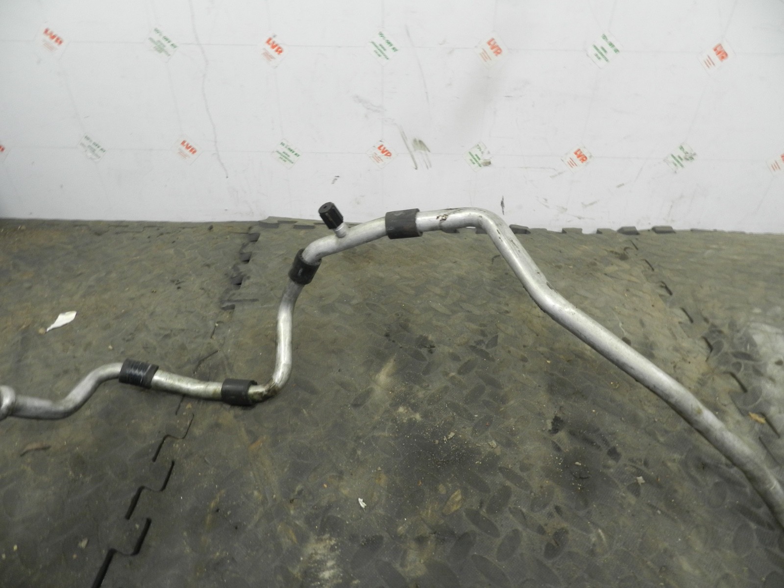 179. 2006 VOLKSWAGEN TOURAN. AIR CON PIPE - Image 3