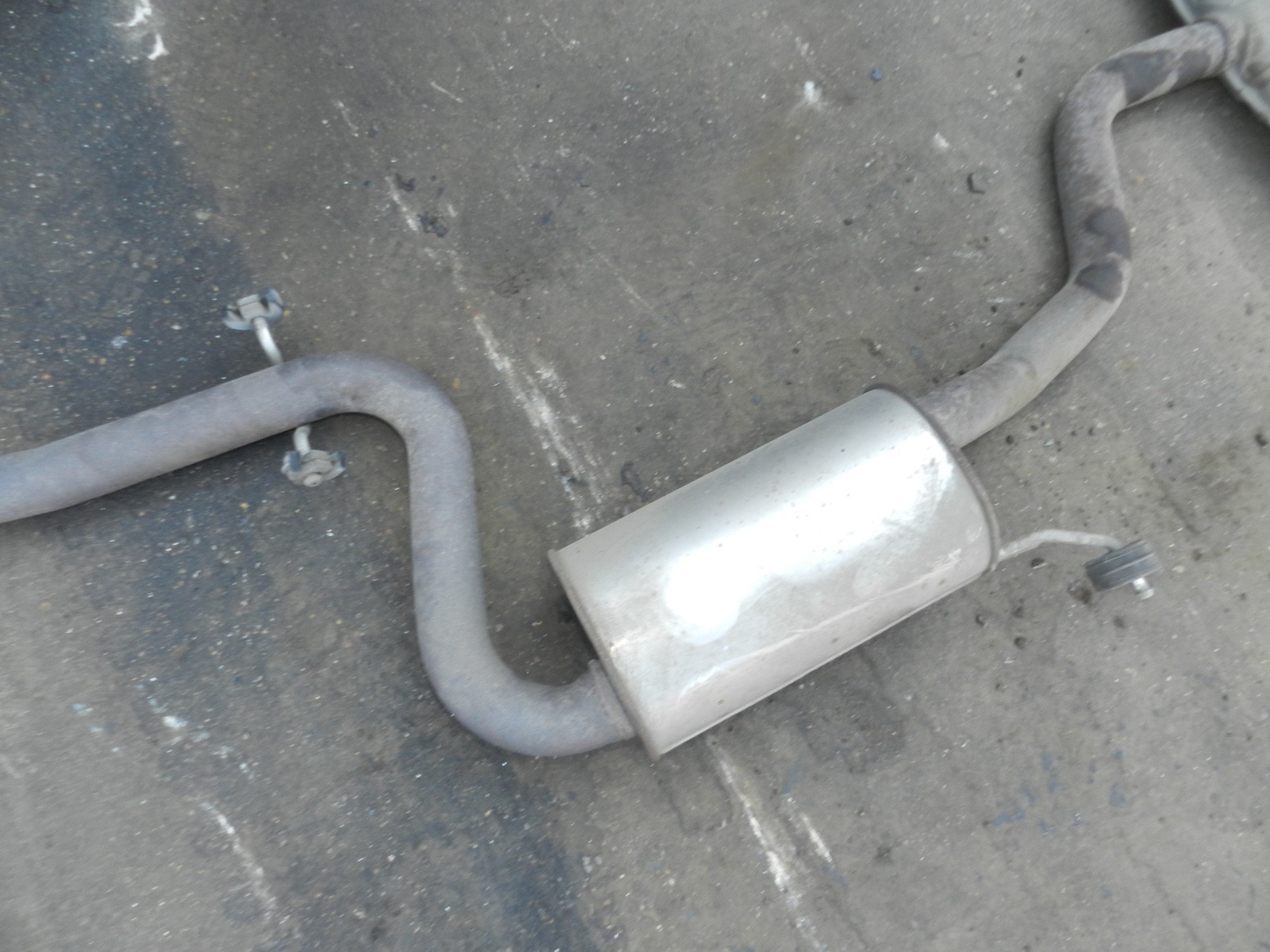 179. 2006 VOLKSWAGEN TOURAN. EXHAUST MIDDLE AND REAR BOXES - Image 3