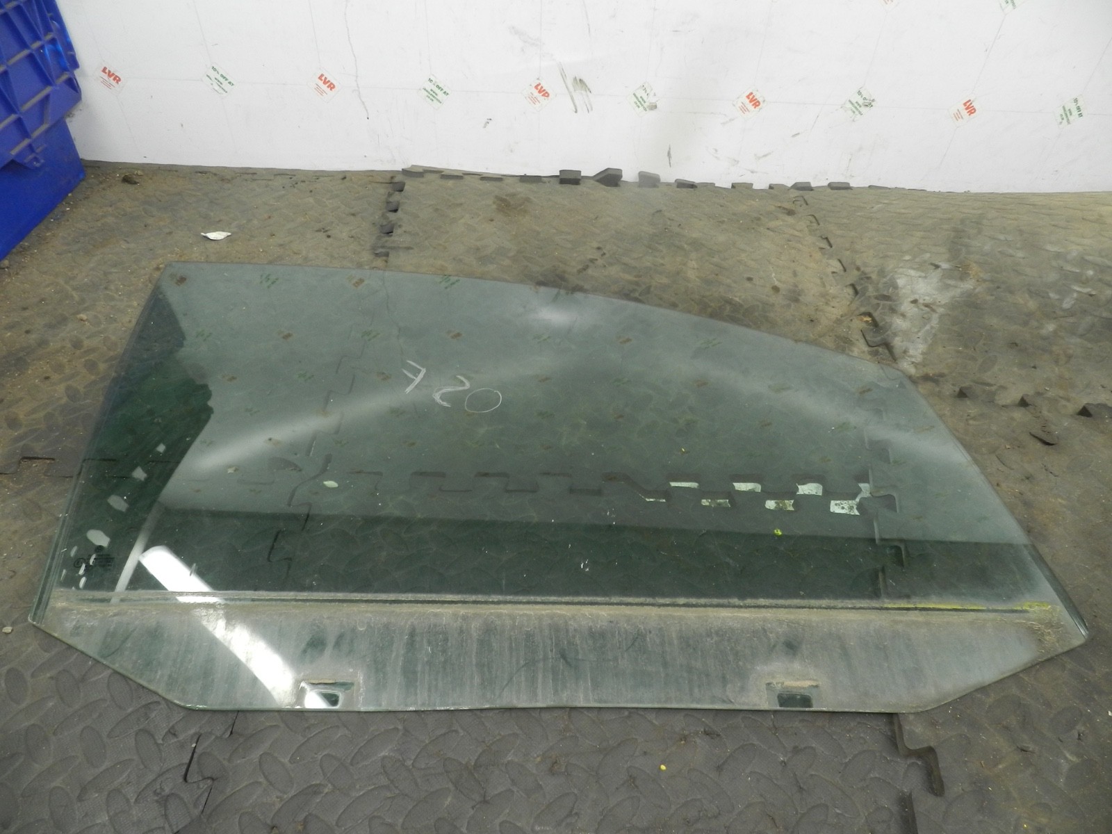 179. 2006 VOLKSWAGEN TOURAN. DRIVER SIDE FRONT DOOR WINDOW GLASS - Image 2