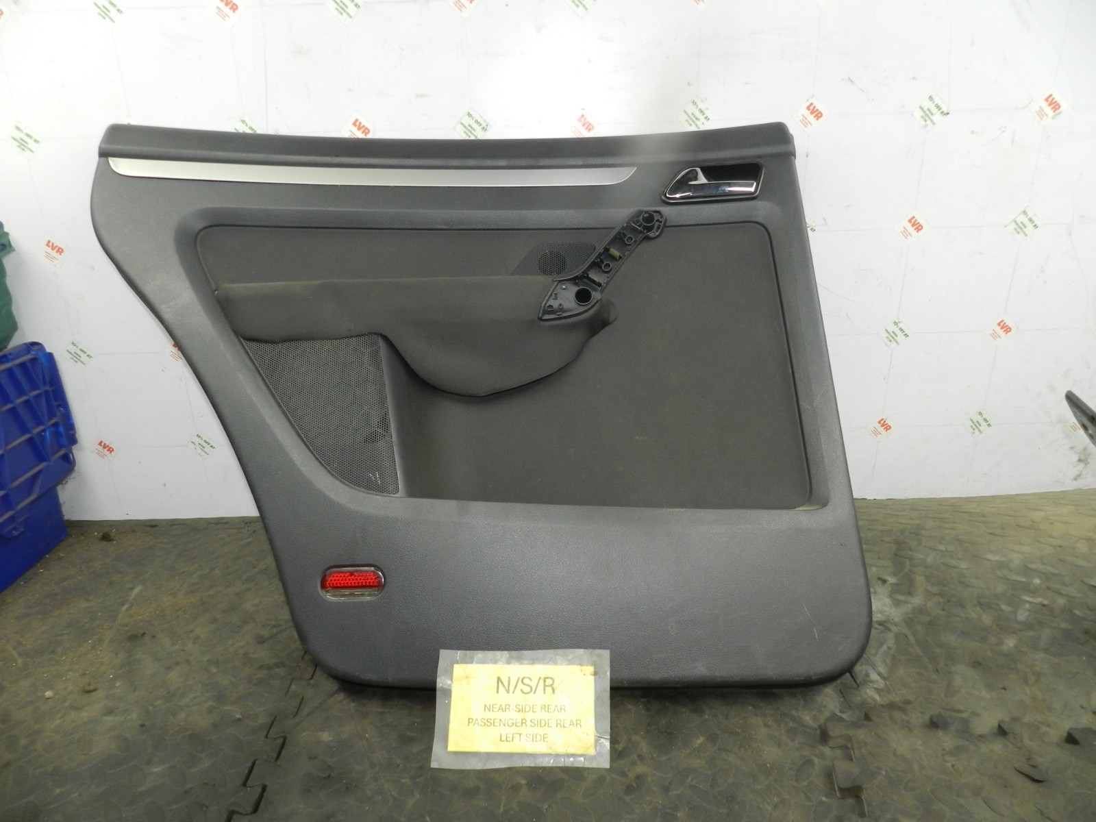 179. 2006 VOLKSWAGEN TOURAN. PASSENGER SIDE REAR DOOR CARD PANEL