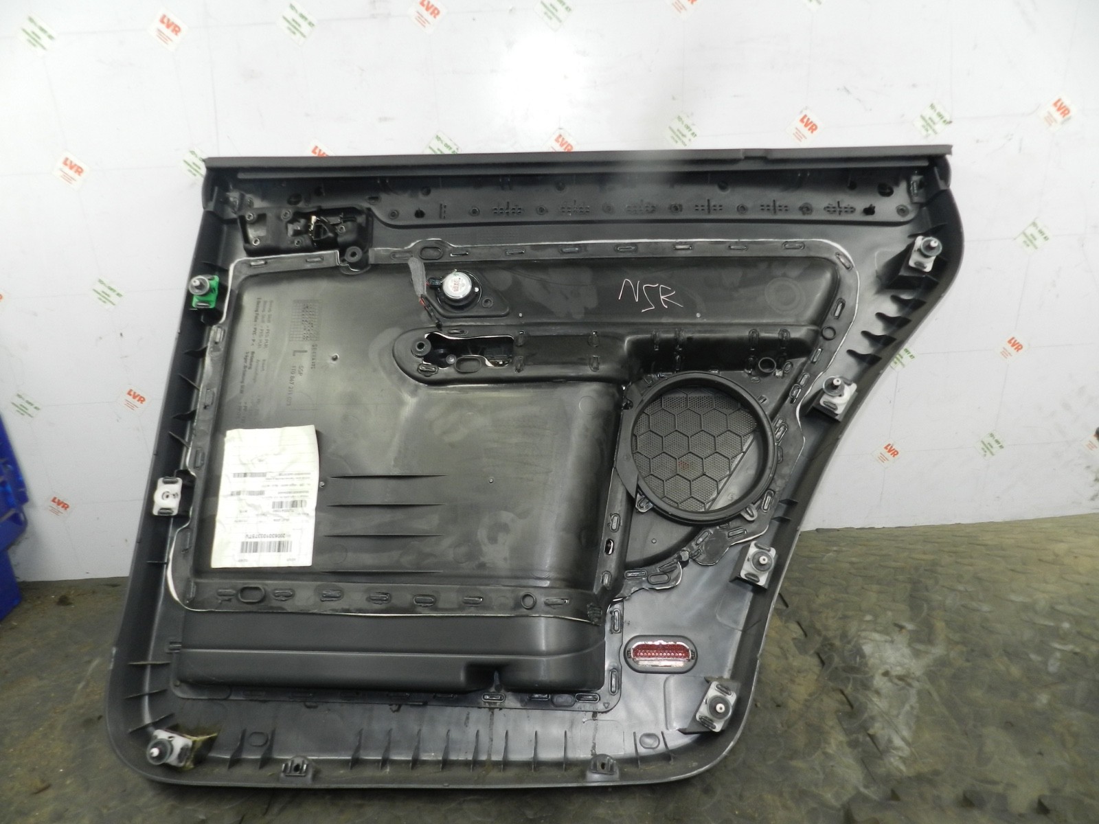 179. 2006 VOLKSWAGEN TOURAN. PASSENGER SIDE REAR DOOR CARD PANEL - Image 2