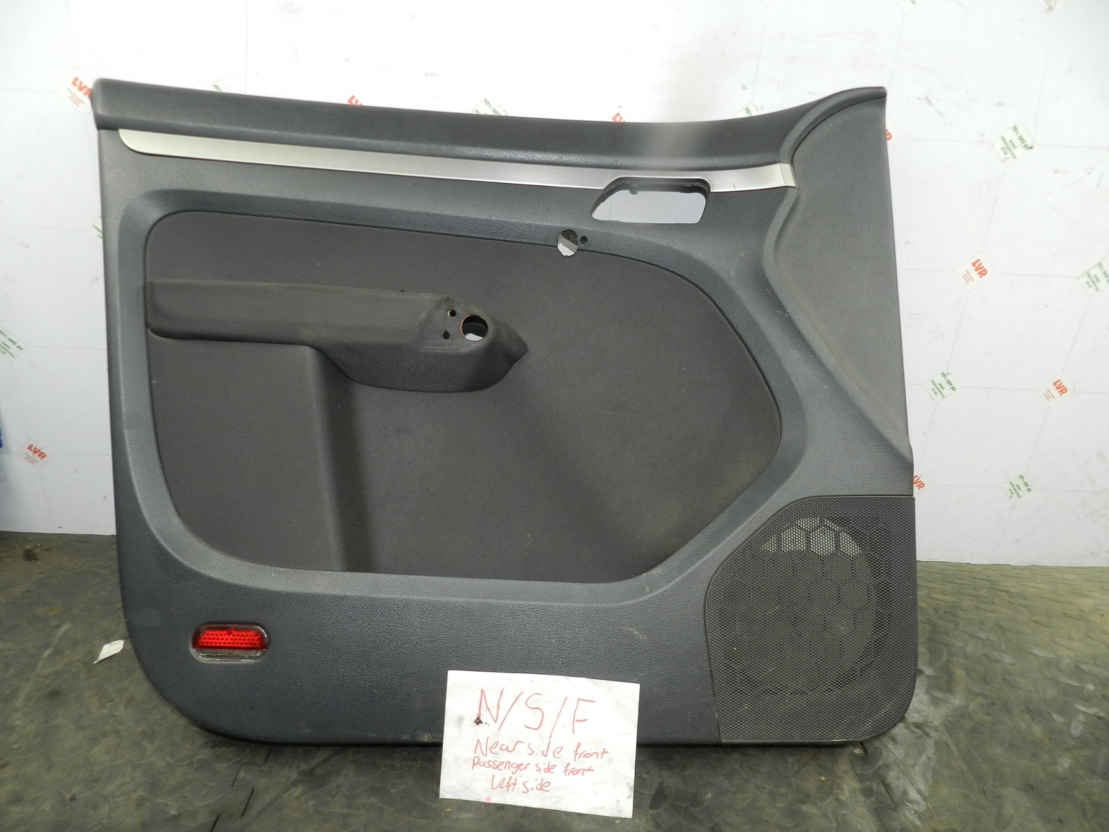 179. 2006 VOLKSWAGEN TOURAN. DRIVER SIDE FRONT DOOR CARD PANEL