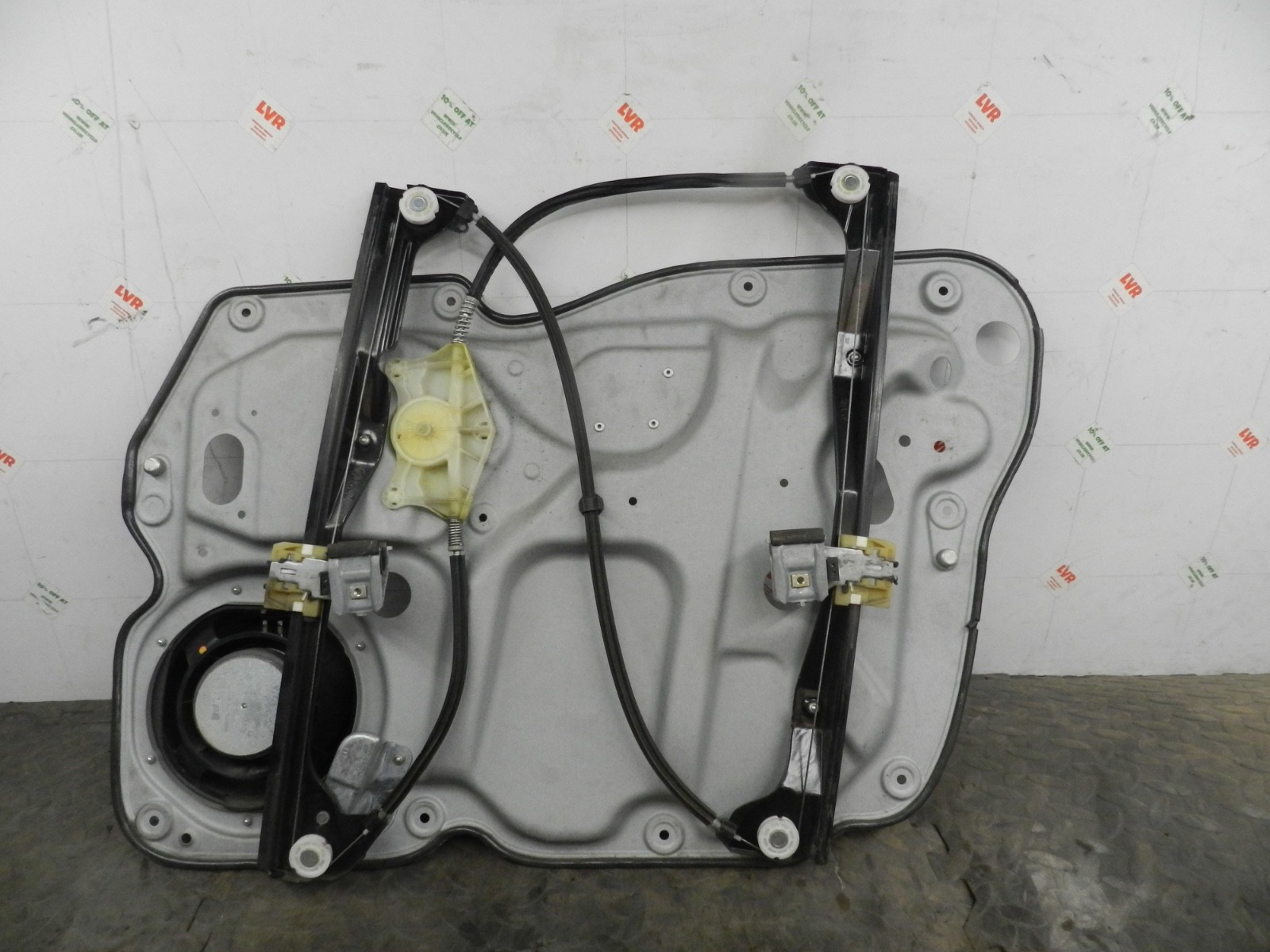 179. 2006 VOLKSWAGEN TOURAN. PASSENGER SIDE FRONT DOOR WINDOW REGULATOR - Image 2