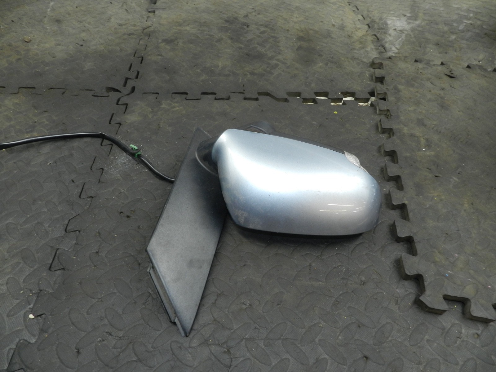 179. 2006 VOLKSWAGEN TOURAN. DRIVER SIDE WING MIRROR SILVER - Image 2