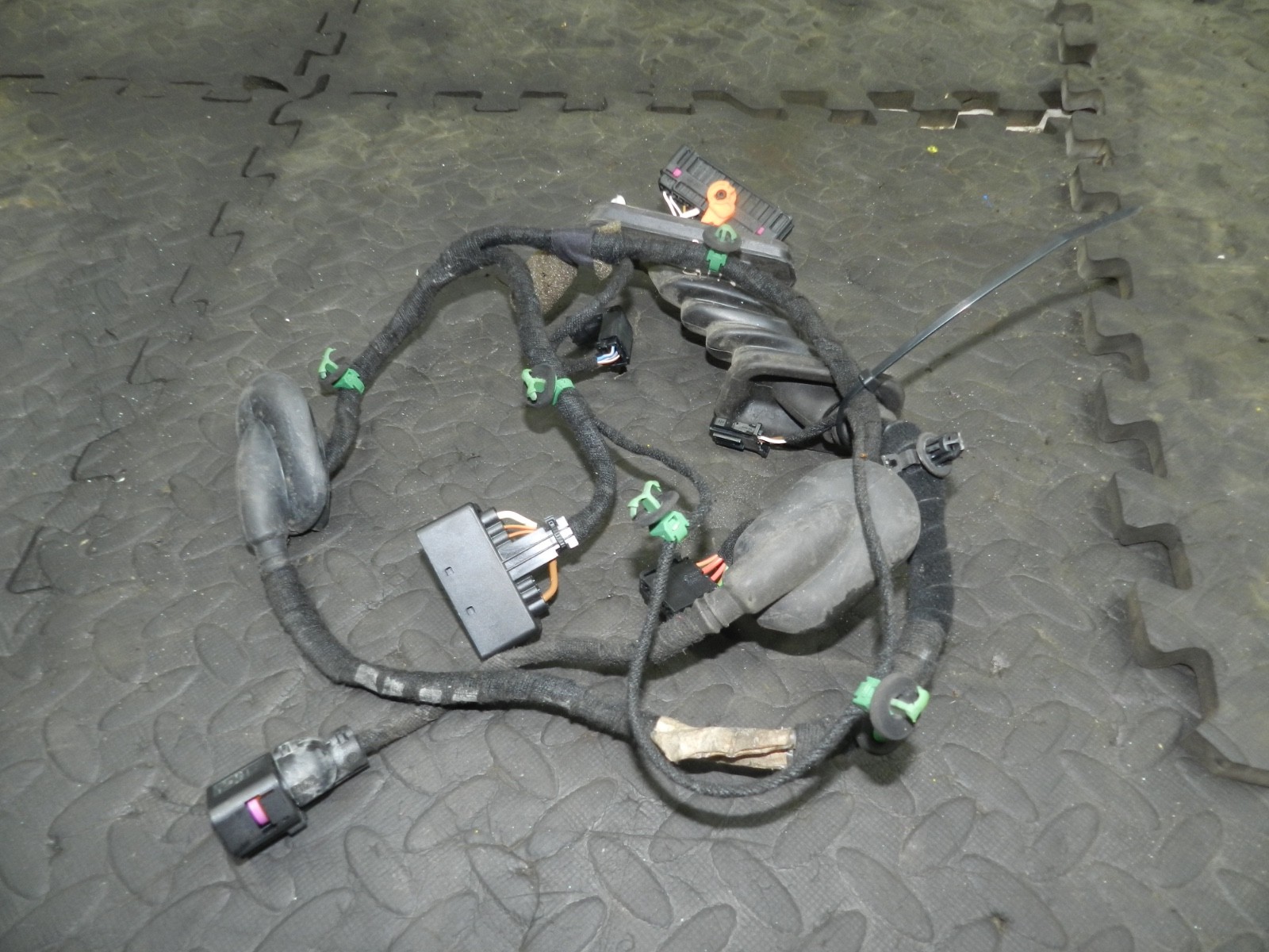 179. 2006 VOLKSWAGEN TOURAN. PASSENGER SIDE REAR DOOR WIRING LOOM - Image 2
