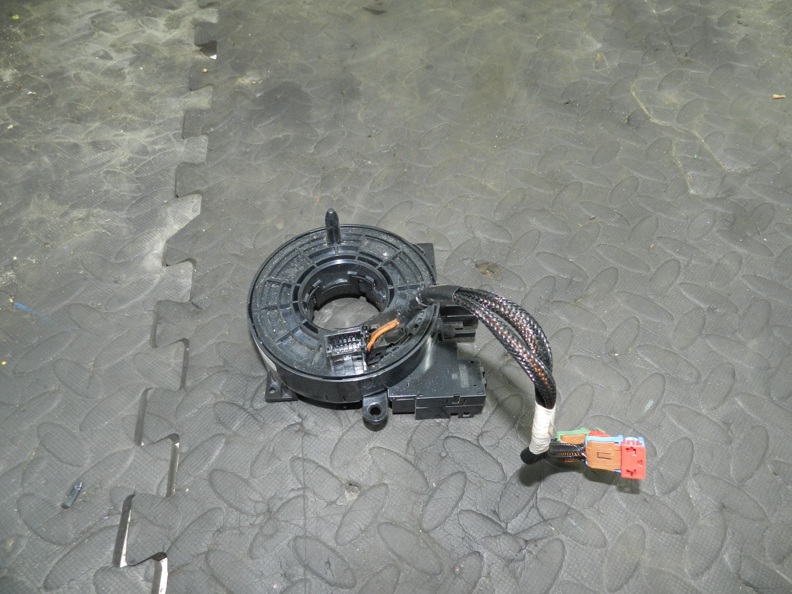 180. 2018 RENAULT KOLEOS MK2. STEERING WHEEL AIR BAG CLOCK RING SQUIB