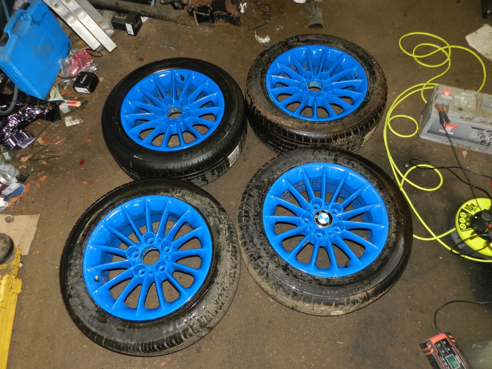 BMW SET OF 4 ALLOY WHEELS REPAINTED IN BLUE E39