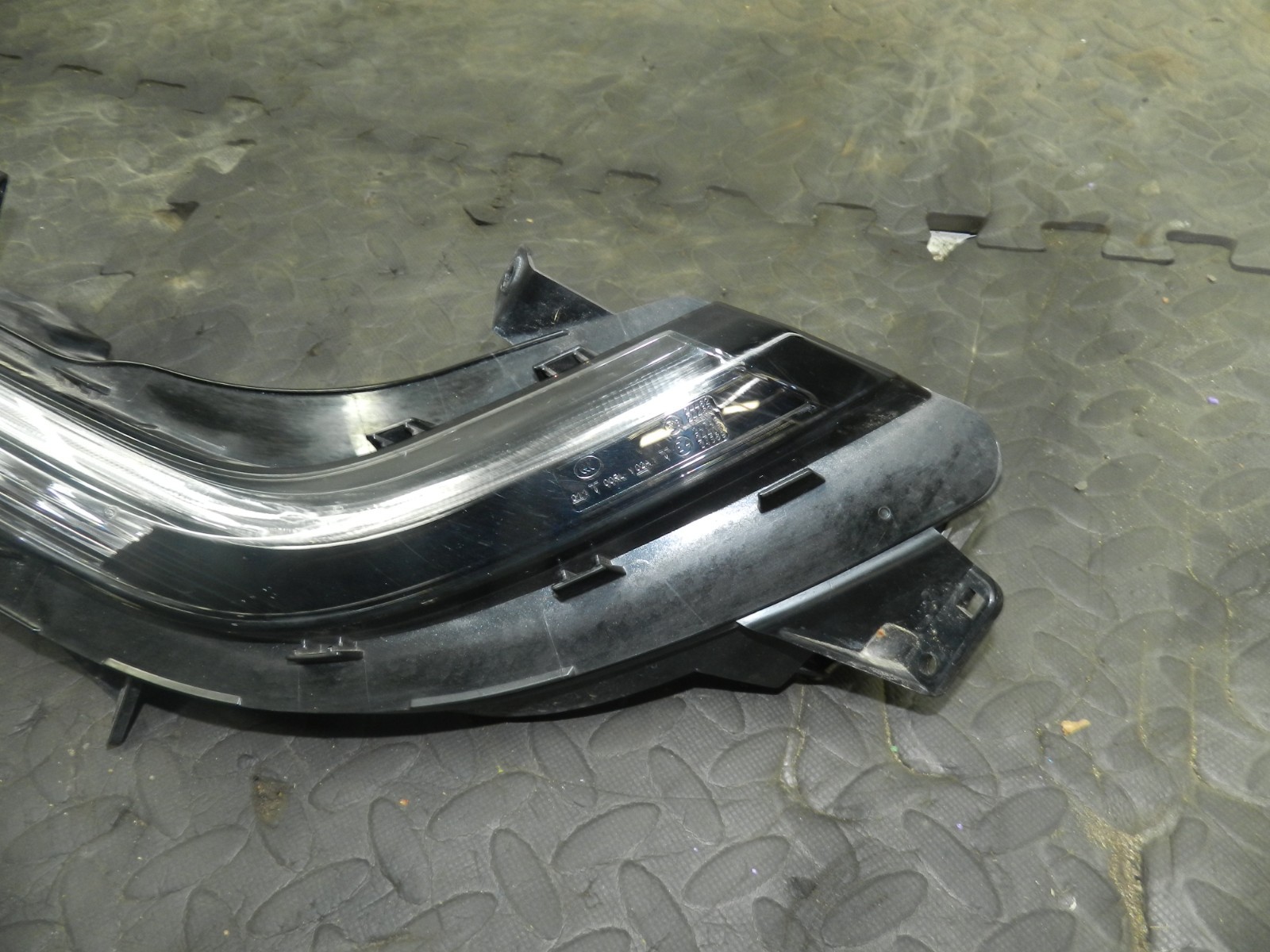 180. 2018 RENAULT KOLEOS MK2. PASSENGER SIDE FRONT DRL RUNNING LIGHT - Image 3
