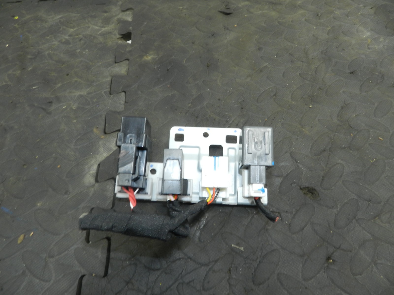 180. 2018 RENAULT KOLEOS MK2. RELAYS + FUSES HOLDER