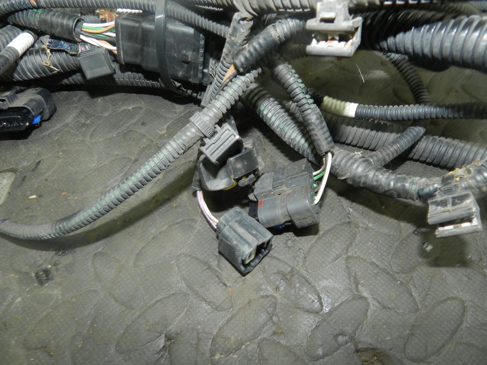 180. 2018 RENAULT KOLEOS MK2. FRONT BUMPER WIRING LOOM 240700817R - Image 5
