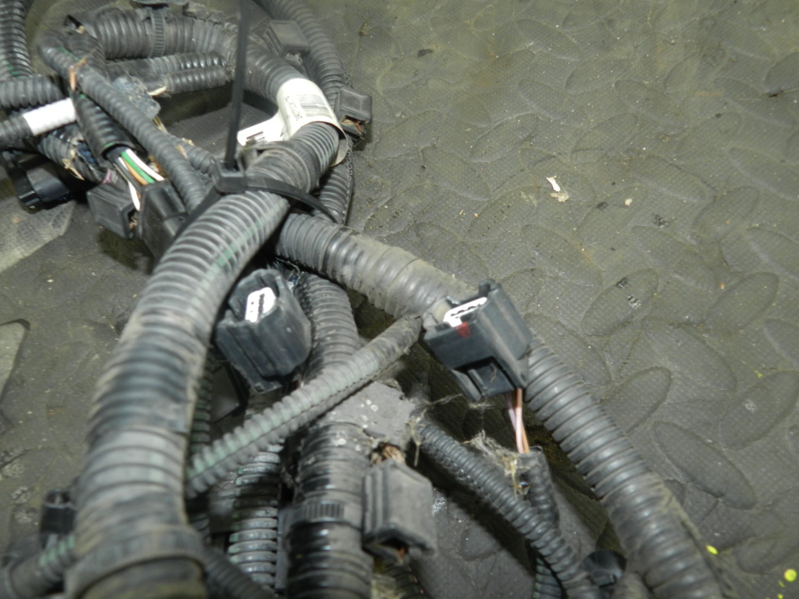 180. 2018 RENAULT KOLEOS MK2. FRONT BUMPER WIRING LOOM 240700817R - Image 6