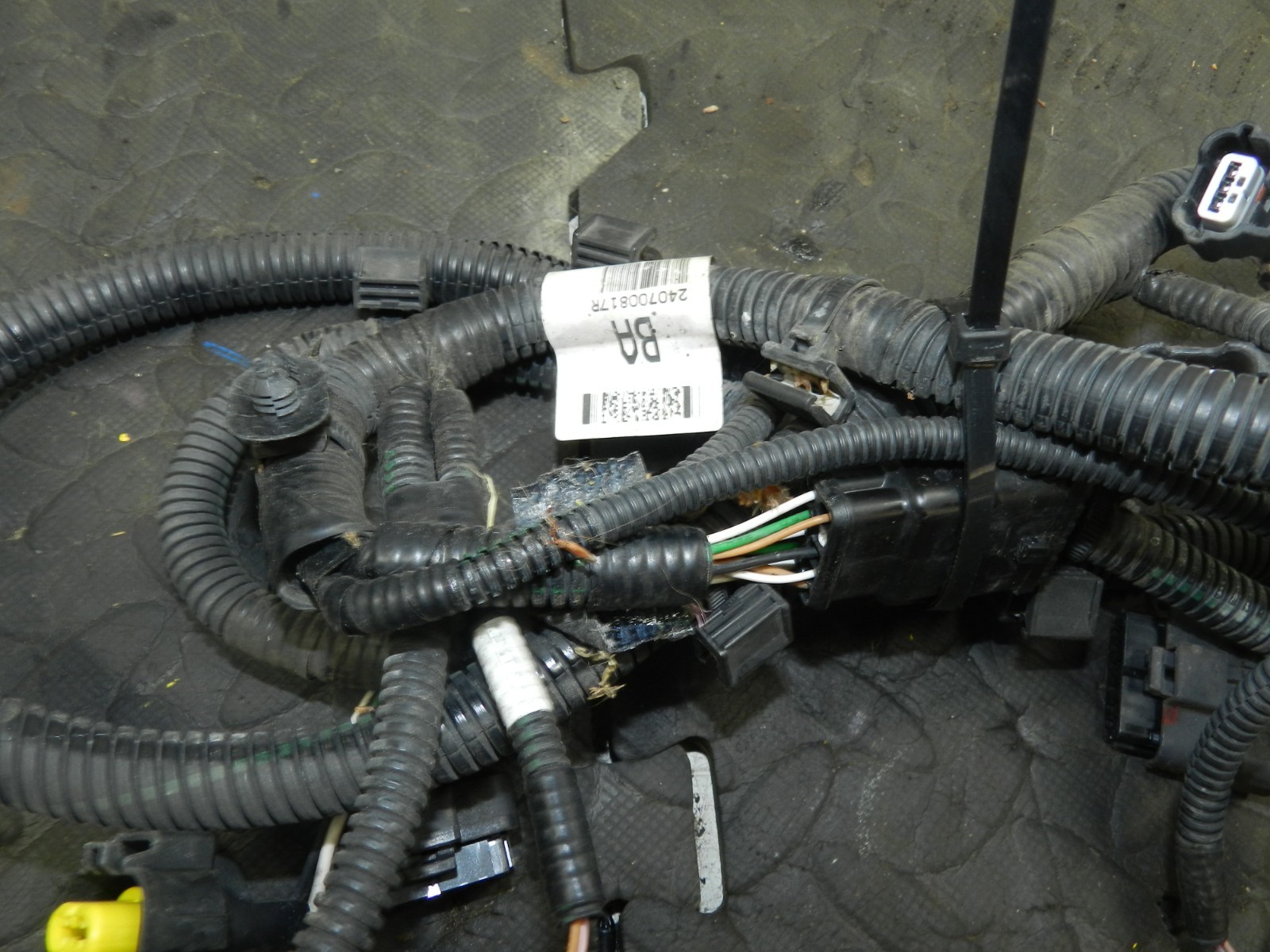 180. 2018 RENAULT KOLEOS MK2. FRONT BUMPER WIRING LOOM 240700817R - Image 7