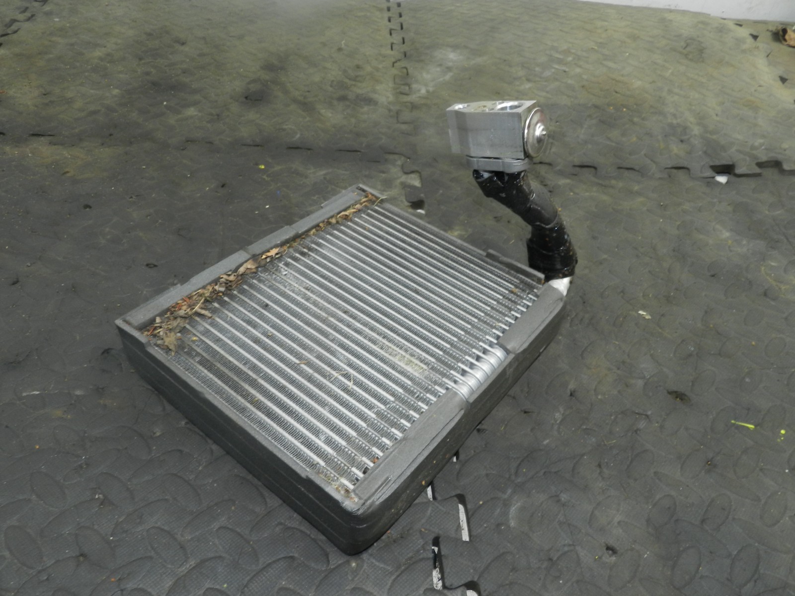 180. 2018 RENAULT KOLEOS MK2. AIR CON MATRIX RADIATOR 922003STOA - Image 2