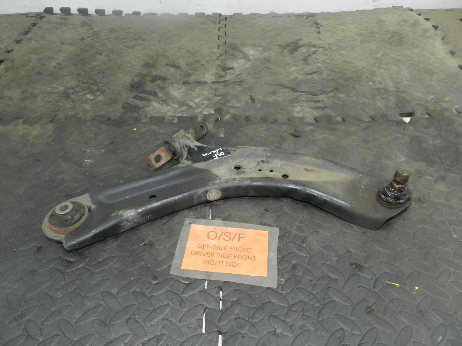 180. 2018 RENAULT KOLEOS MK2. DRIVER SIDE FRONT LOWER SUSPENSION ARM WISH BONE