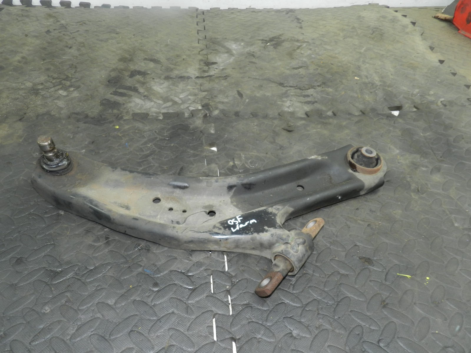 180. 2018 RENAULT KOLEOS MK2. DRIVER SIDE FRONT LOWER SUSPENSION ARM WISH BONE - Image 2
