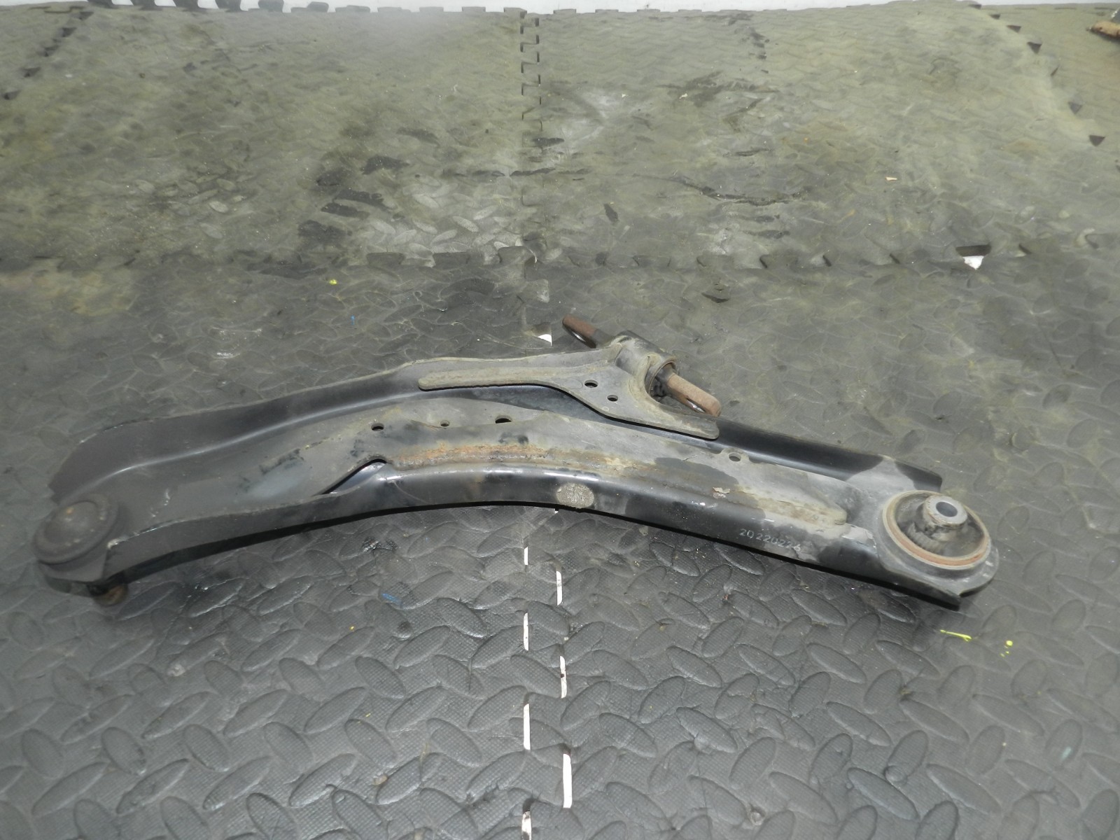 180. 2018 RENAULT KOLEOS MK2. DRIVER SIDE FRONT LOWER SUSPENSION ARM WISH BONE - Image 3