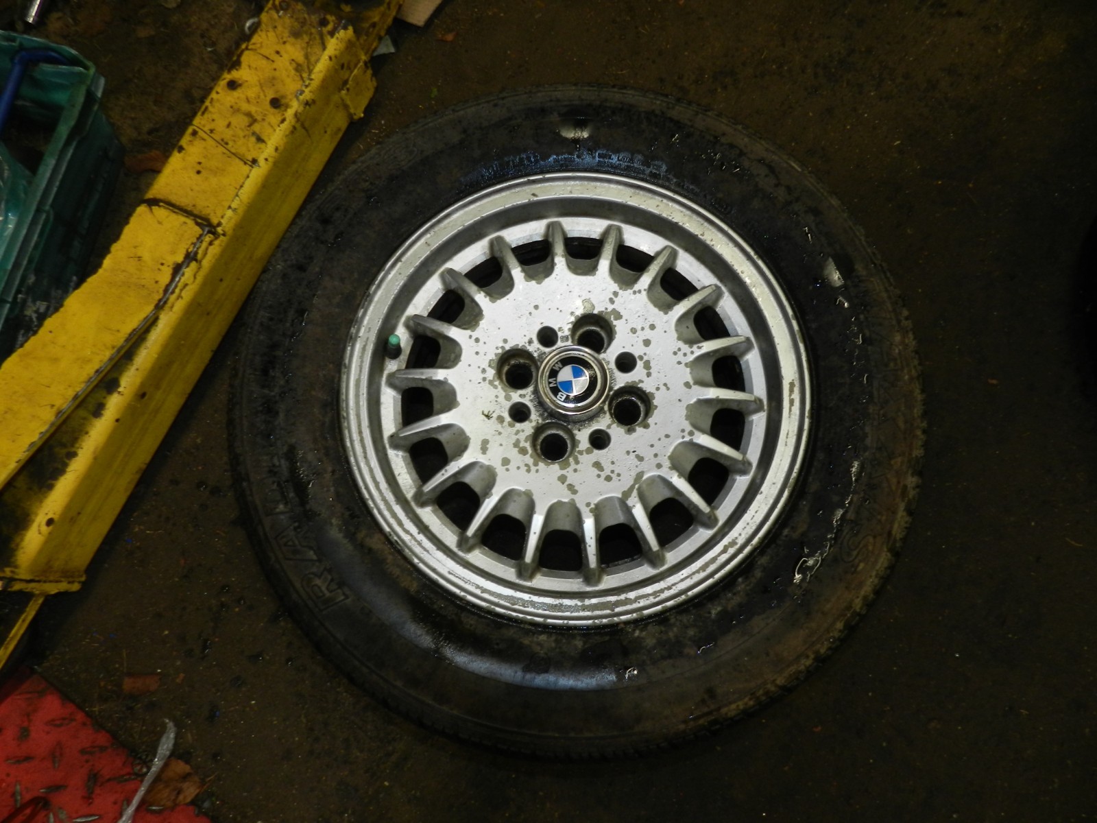 BMW SET OF 4 ALLOY WHEELS E30 - Image 2