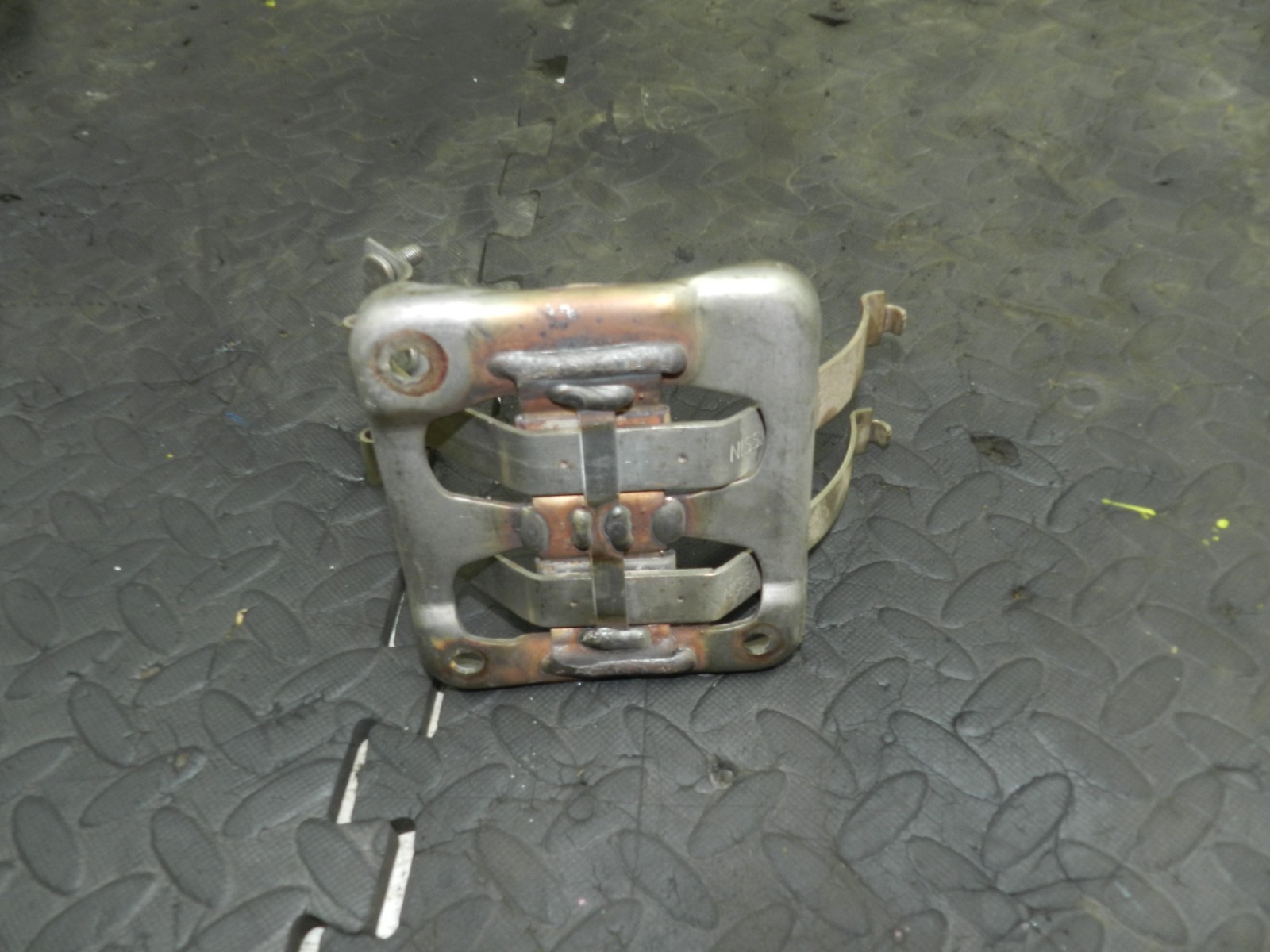 180. 2018 RENAULT KOLEOS MK2. CATALYTIC CONVERTER MOUNT BRACKET