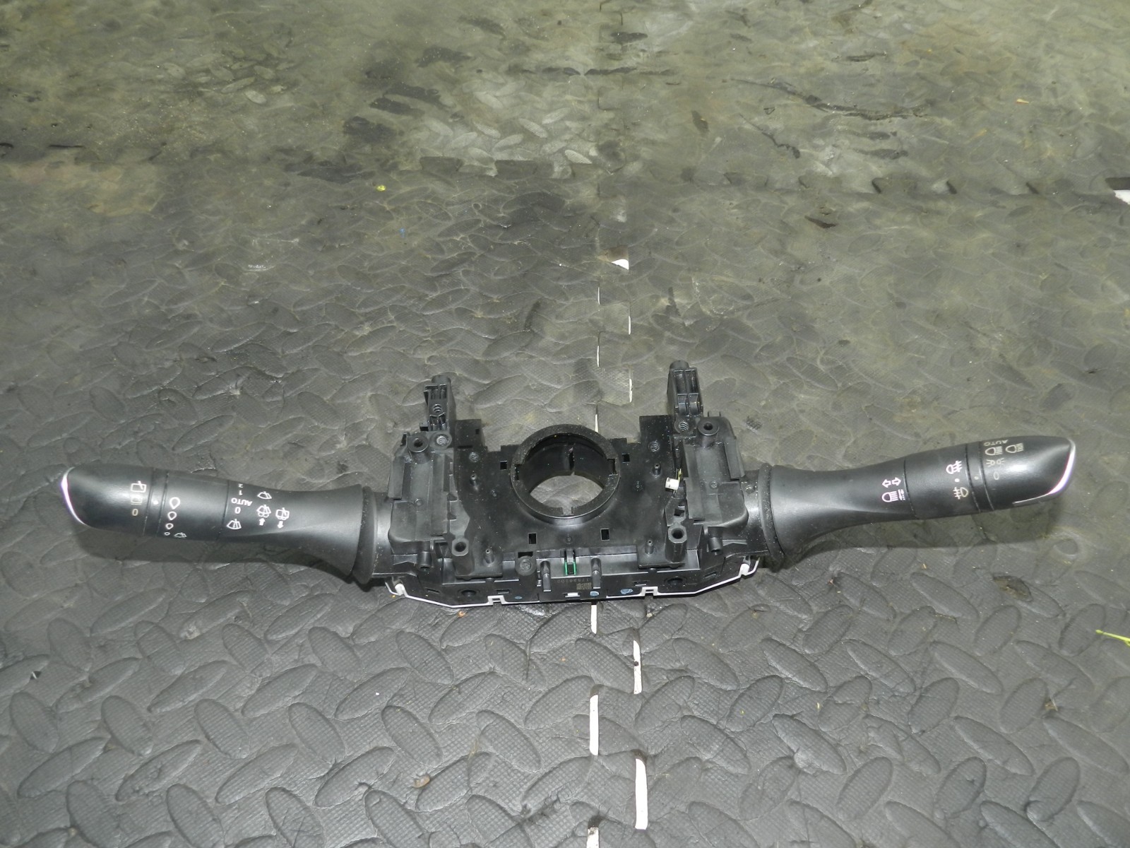 180. 2018 RENAULT KOLEOS MK2. STALKS INDICATOR / WIPER 255678341R