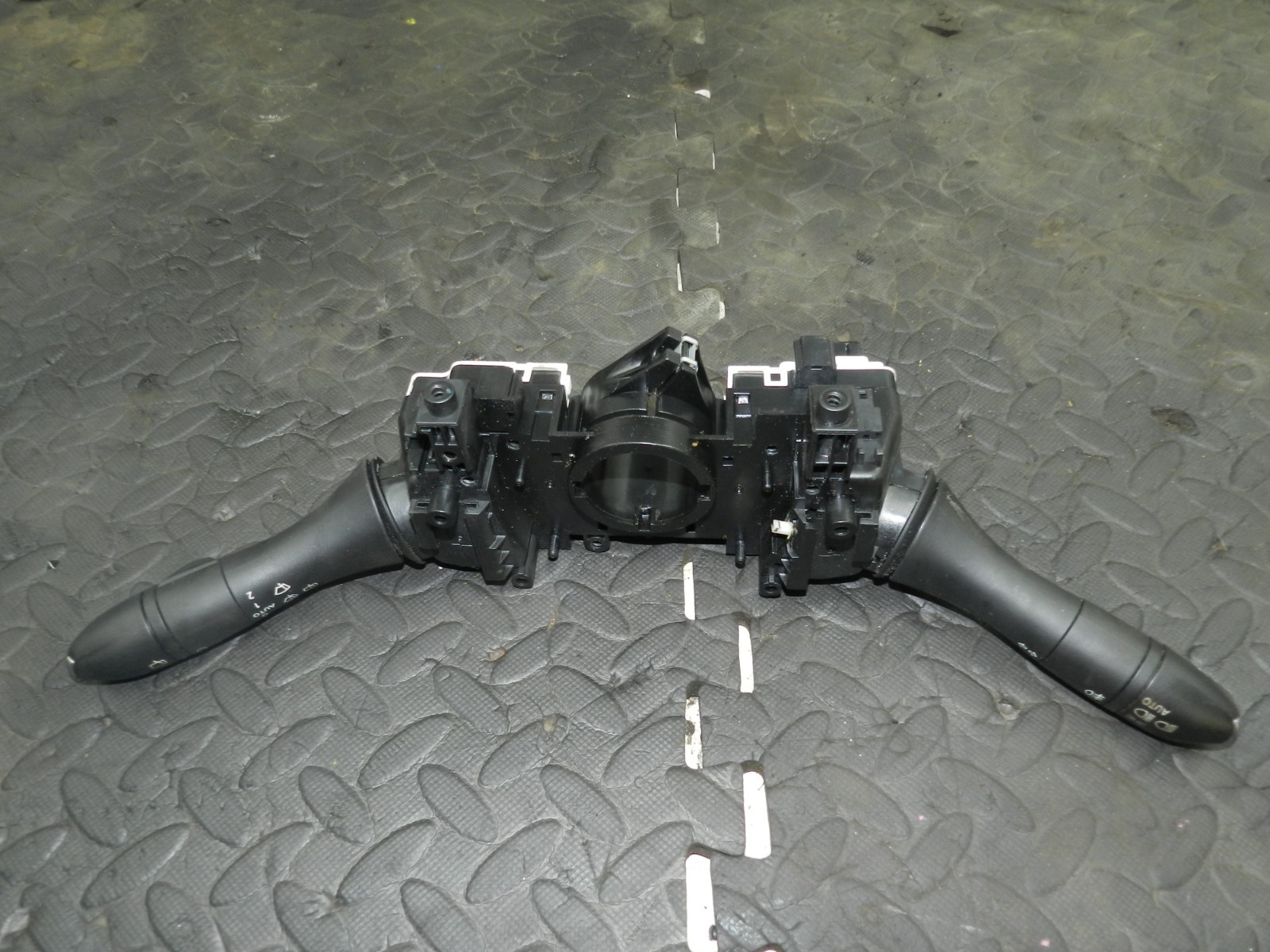 180. 2018 RENAULT KOLEOS MK2. STALKS INDICATOR / WIPER 255678341R - Image 2