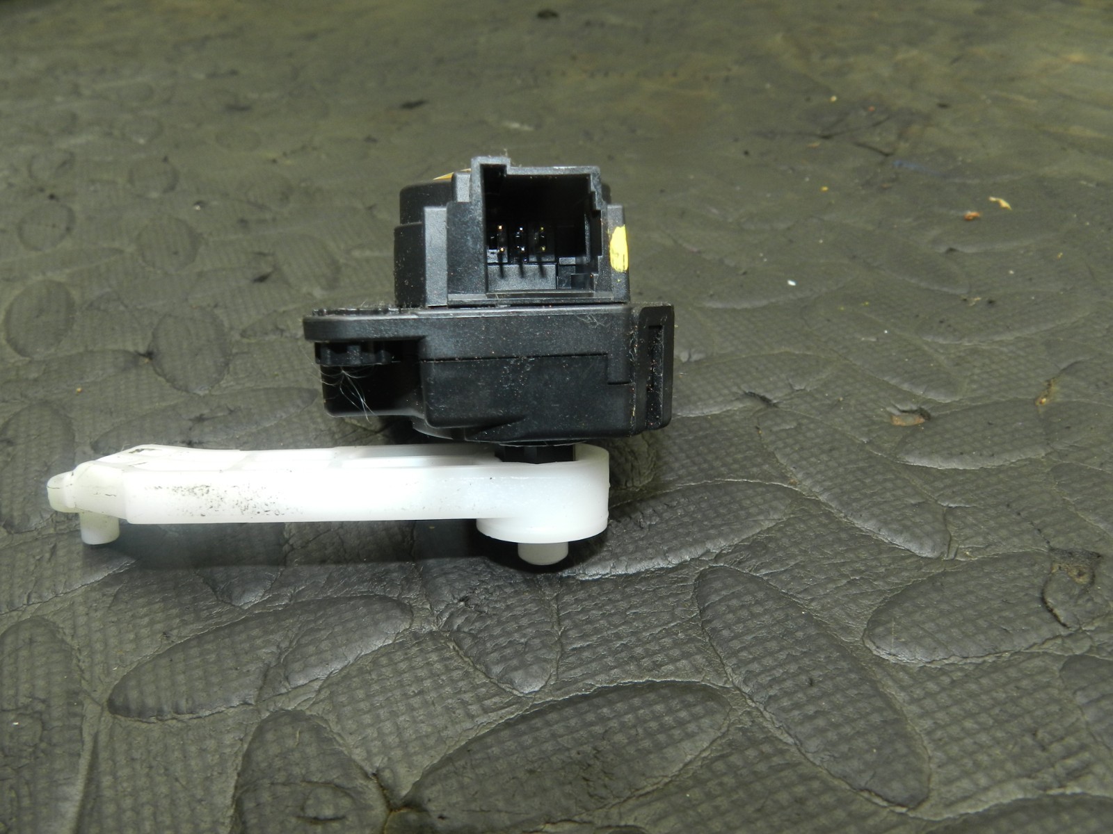 180. 2018 RENAULT KOLEOS MK2. HEATER CONTROL FLAP ACTUATOR MOTOR - Image 4