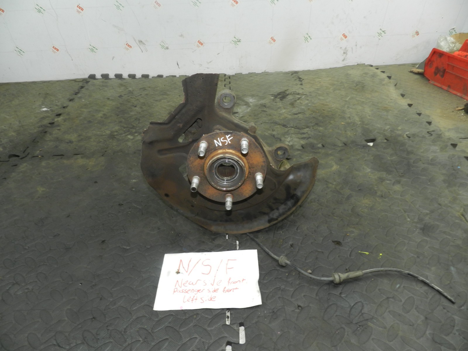 180. 2018 RENAULT KOLEOS MK2. PASSENGER SIDE FRONT WHEEL HUB STUB AXLE