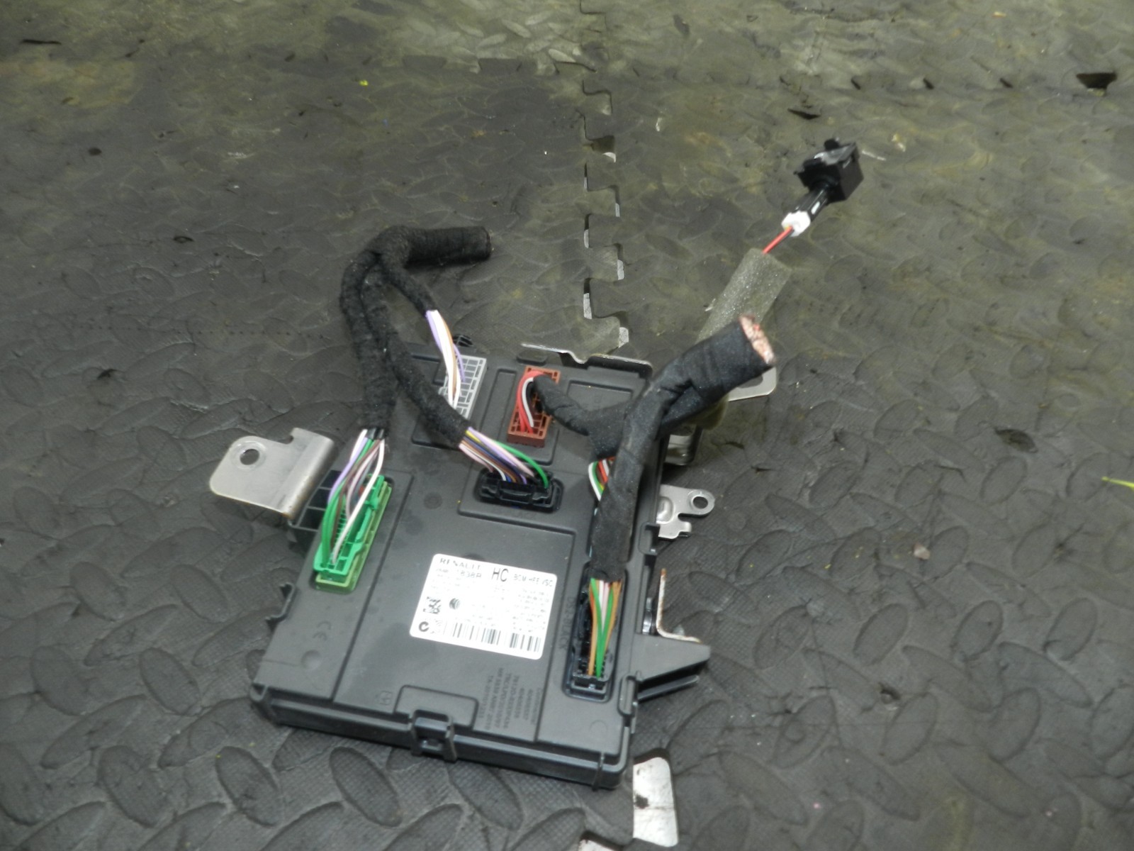 180. 2018 RENAULT KOLEOS MK2. 284B11838R BODY CONTROL MODULE UNIT - Image 2