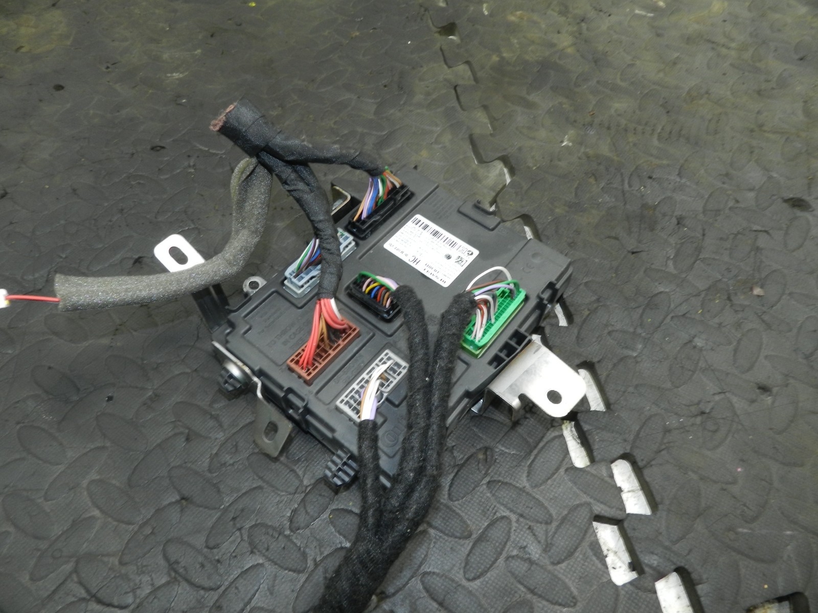 180. 2018 RENAULT KOLEOS MK2. 284B11838R BODY CONTROL MODULE UNIT - Image 3