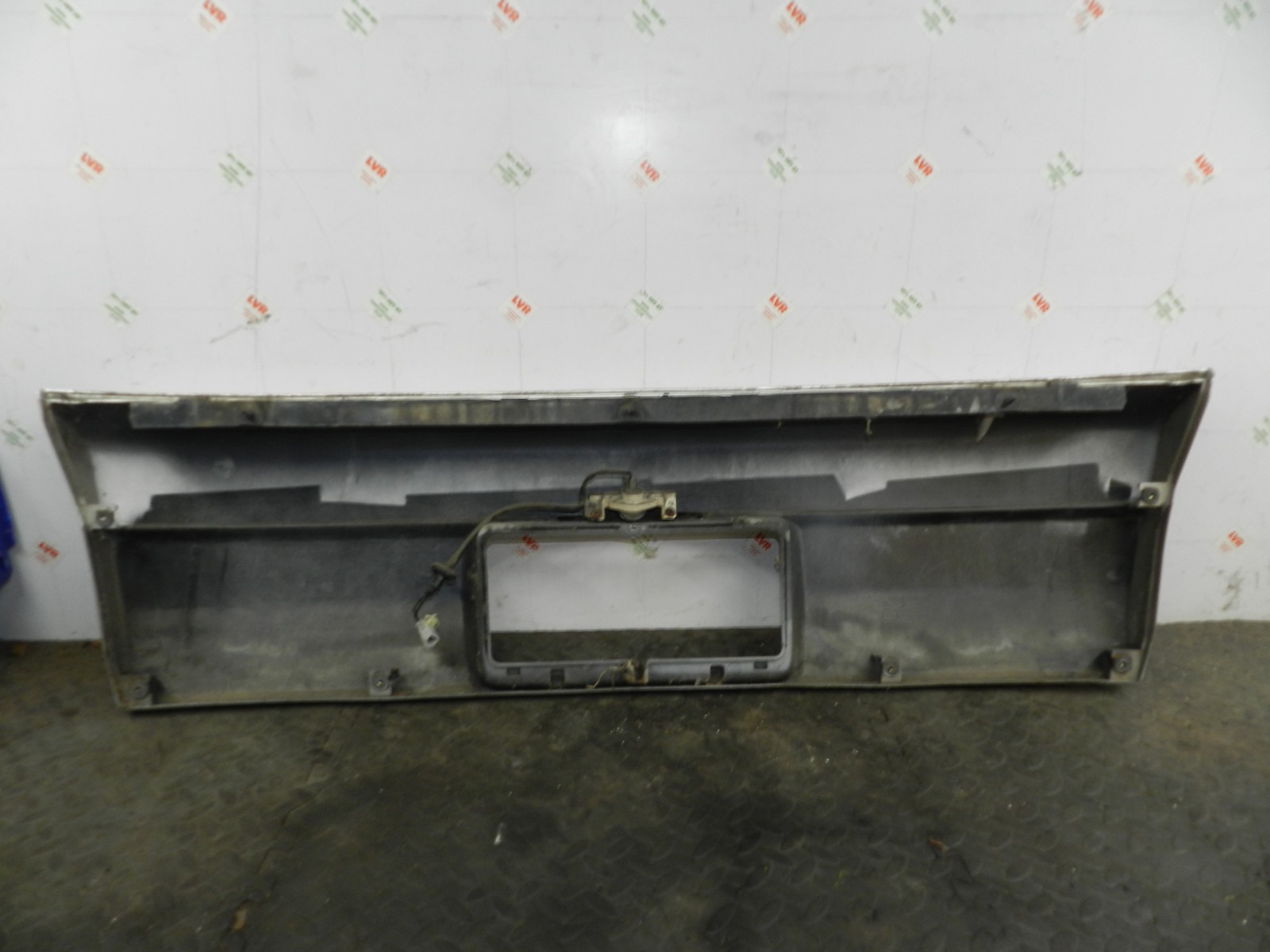 162. 1996 HONDA SMX. BOOT LID TAIL GATE DOOR OUTER TRIM PANEL - Image 4