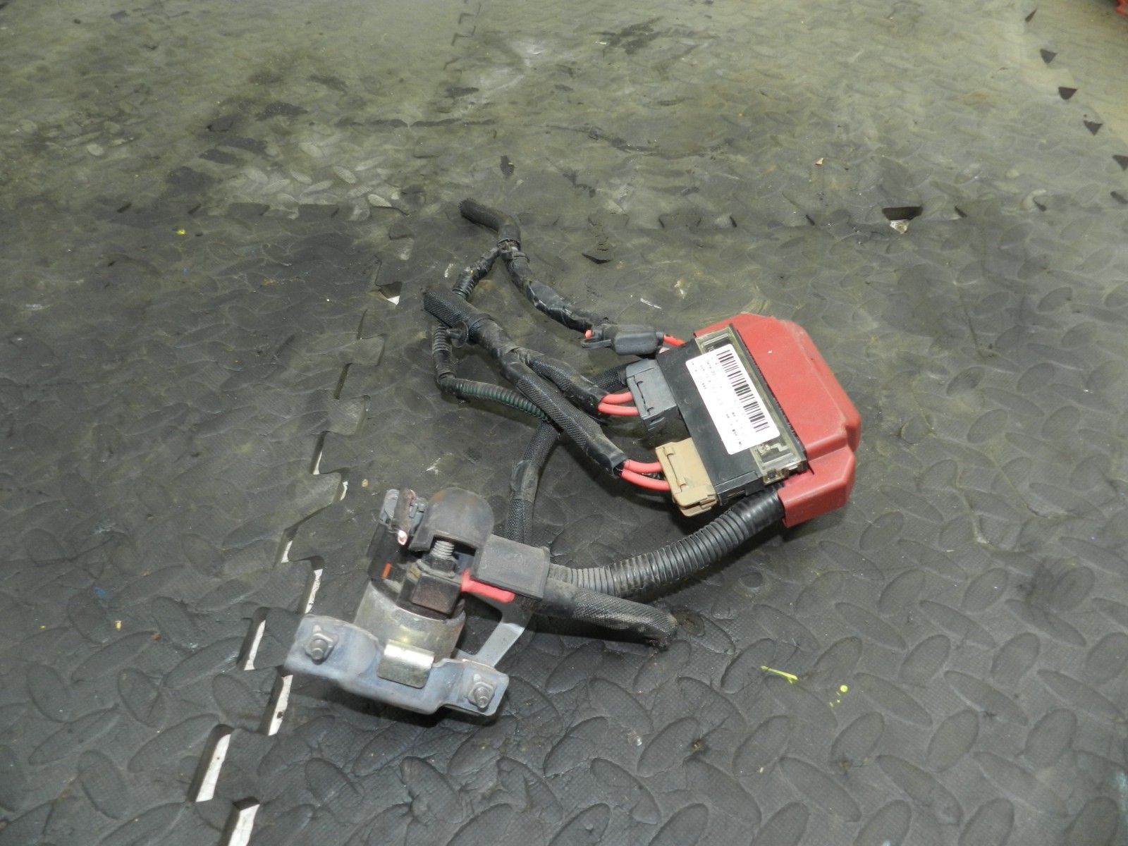 180. 2018 RENAULT KOLEOS MK2. POSITIVE TERMINAL FUSES 240115149R - Image 2
